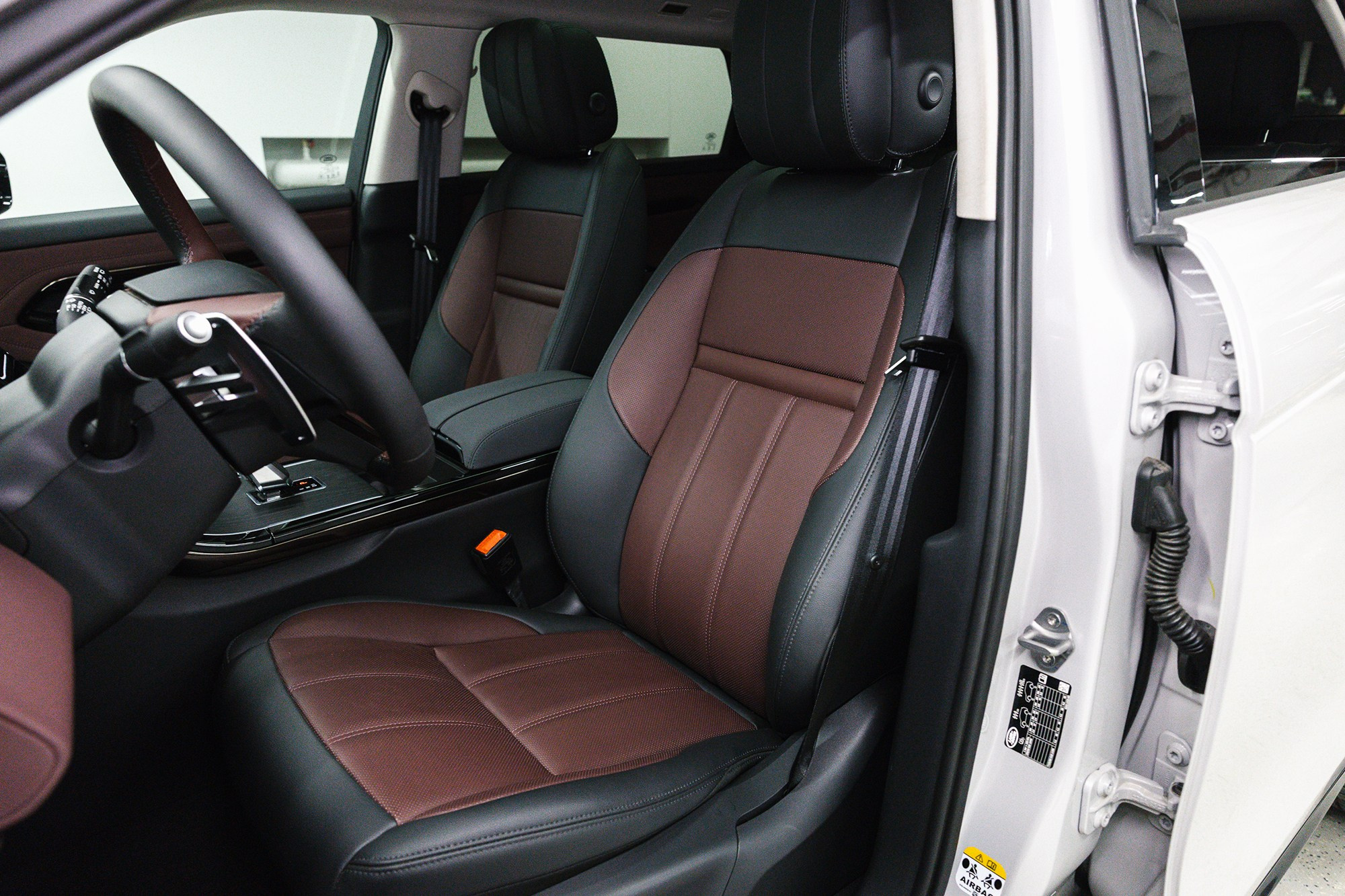 Land Rover Range Rover Evoque.2.0 Si4 4WD AT (249 л. с.). Автосалон «Х-Авто»