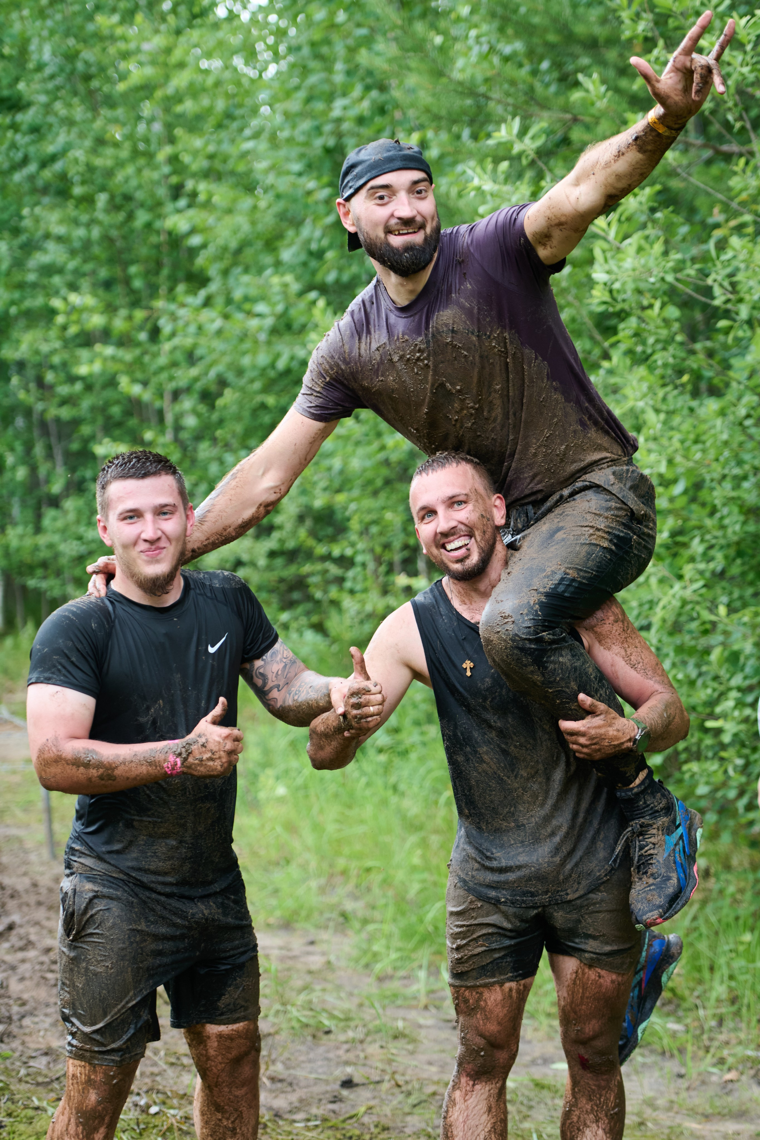 Фоторепортаж с забега Стальной характер в Сургуте, 5 июля 2025. Репортажный и семейный фотограф — Шелихов Сергей