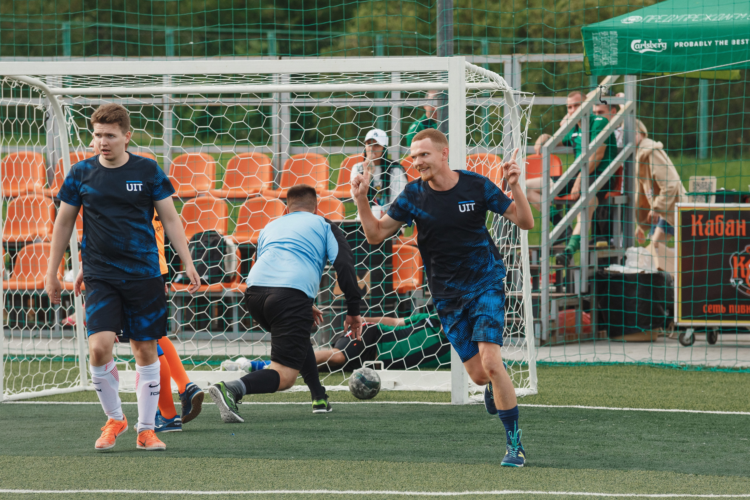 Под знаменем Амбрелла: Футбольный турнир в Приазовье Таганрога. Свадебный и семейный фотограф в Таганроге Бакарюк Антон