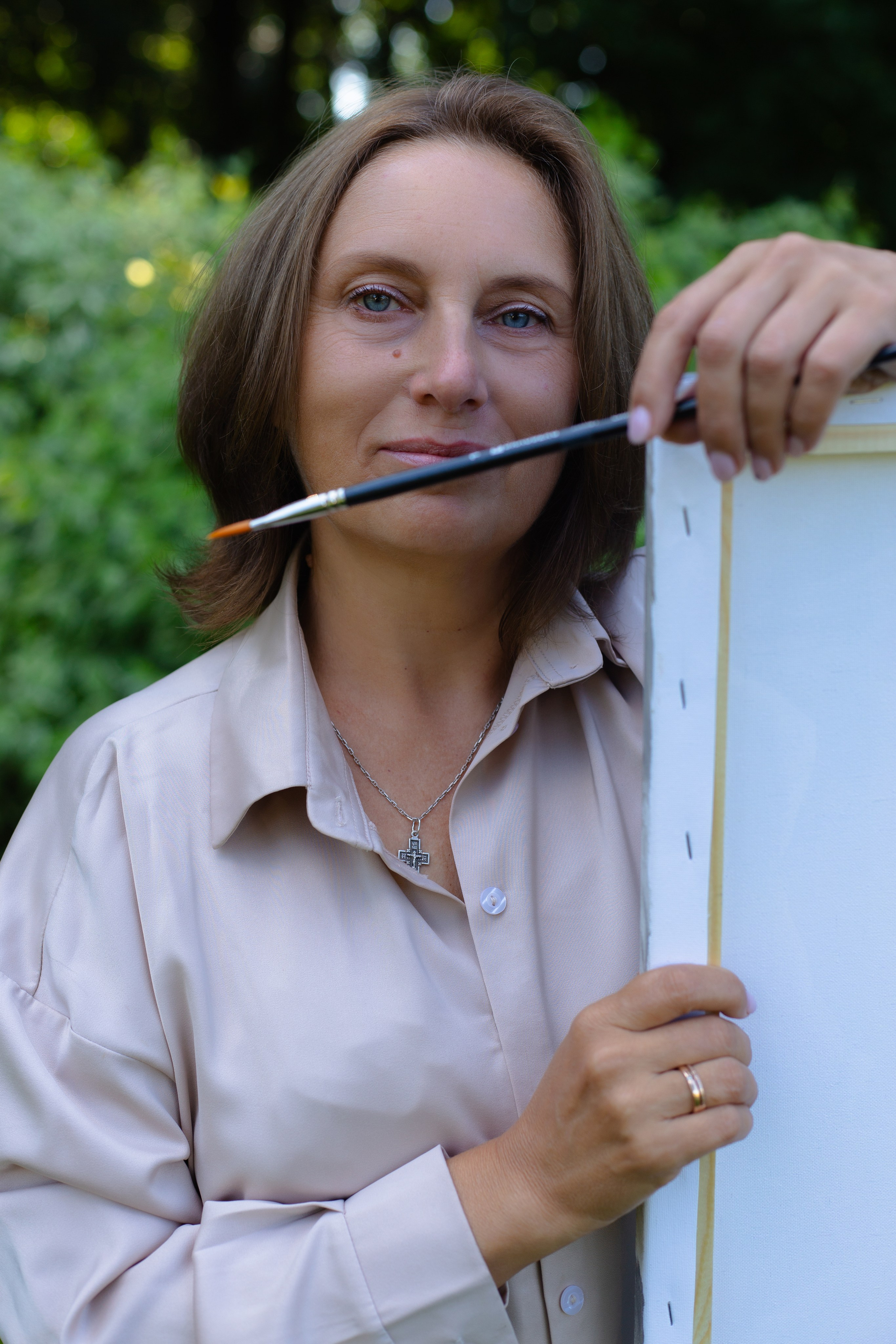 Небо отражается в глазах художницы. Фотограф Тула