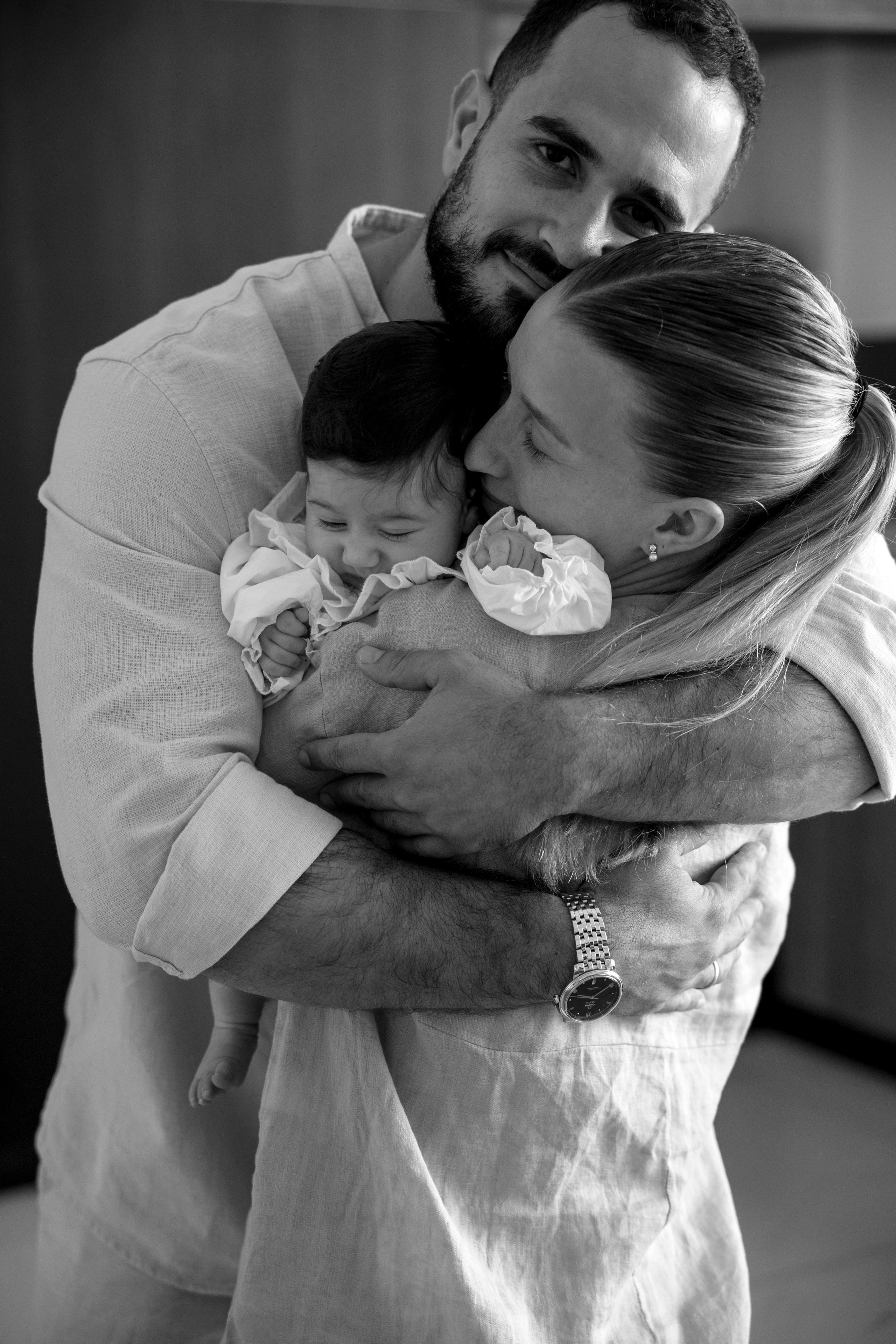New born family photoshoot at home. Wedding and family photographer