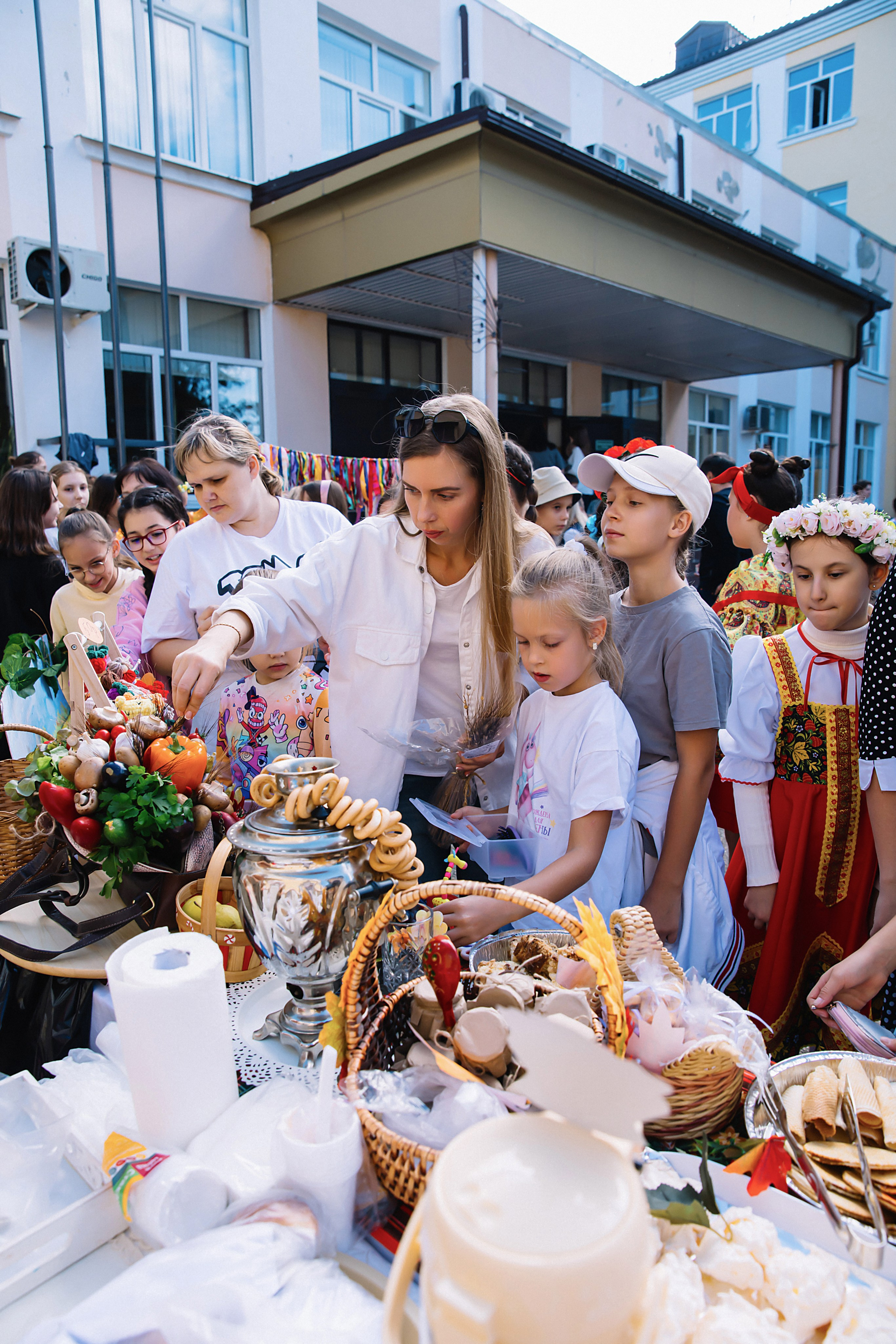 Школьная ярмарка Лицей№ 4. Фотограф и Видеограф в Краснодаре Юлия Солодченко