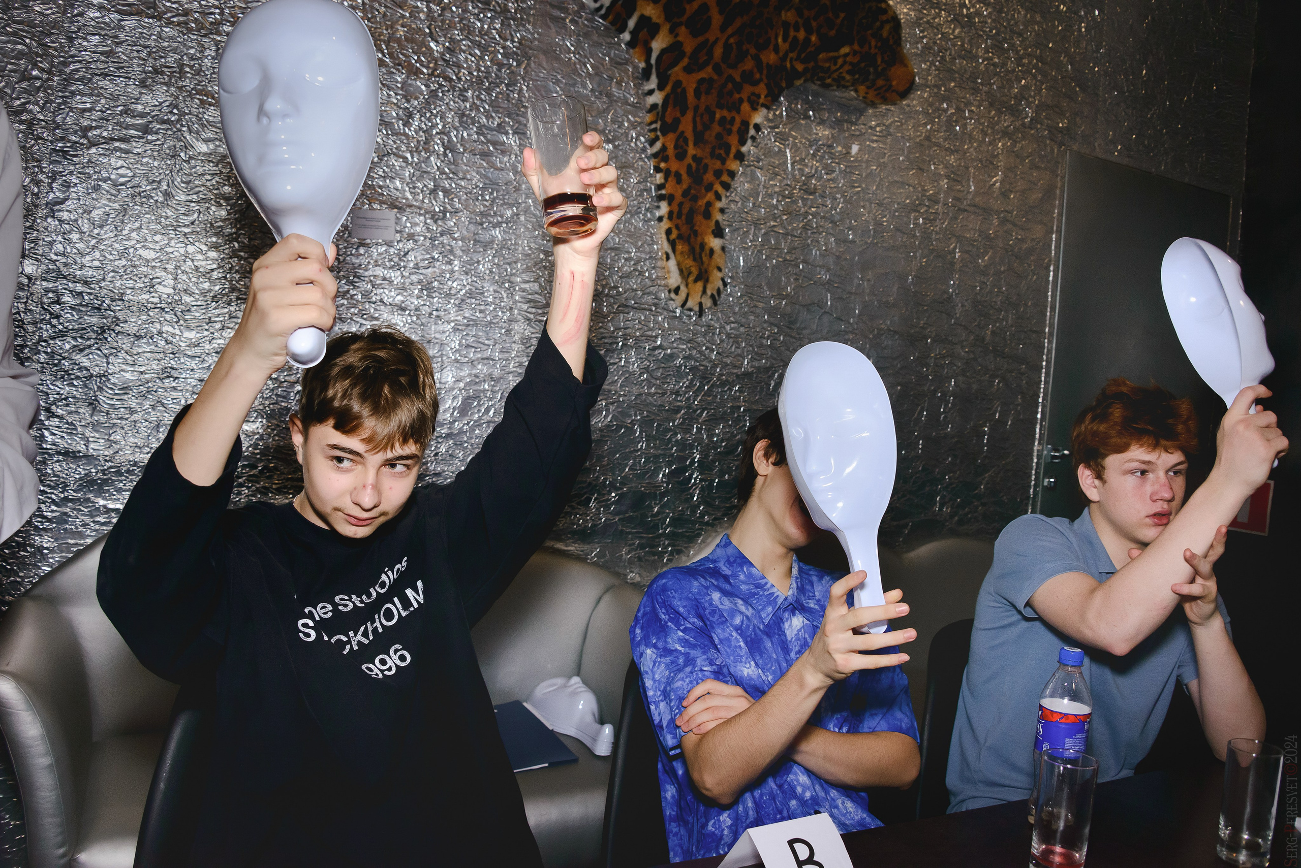 День рождения — шоу 2024-25: мафия, сахарная вата, бумажная дискотека, пиньята, зеркальный лабиринт. Ваш фотограф на праздник в Москве, Раменском, Жуковском, Люберцах