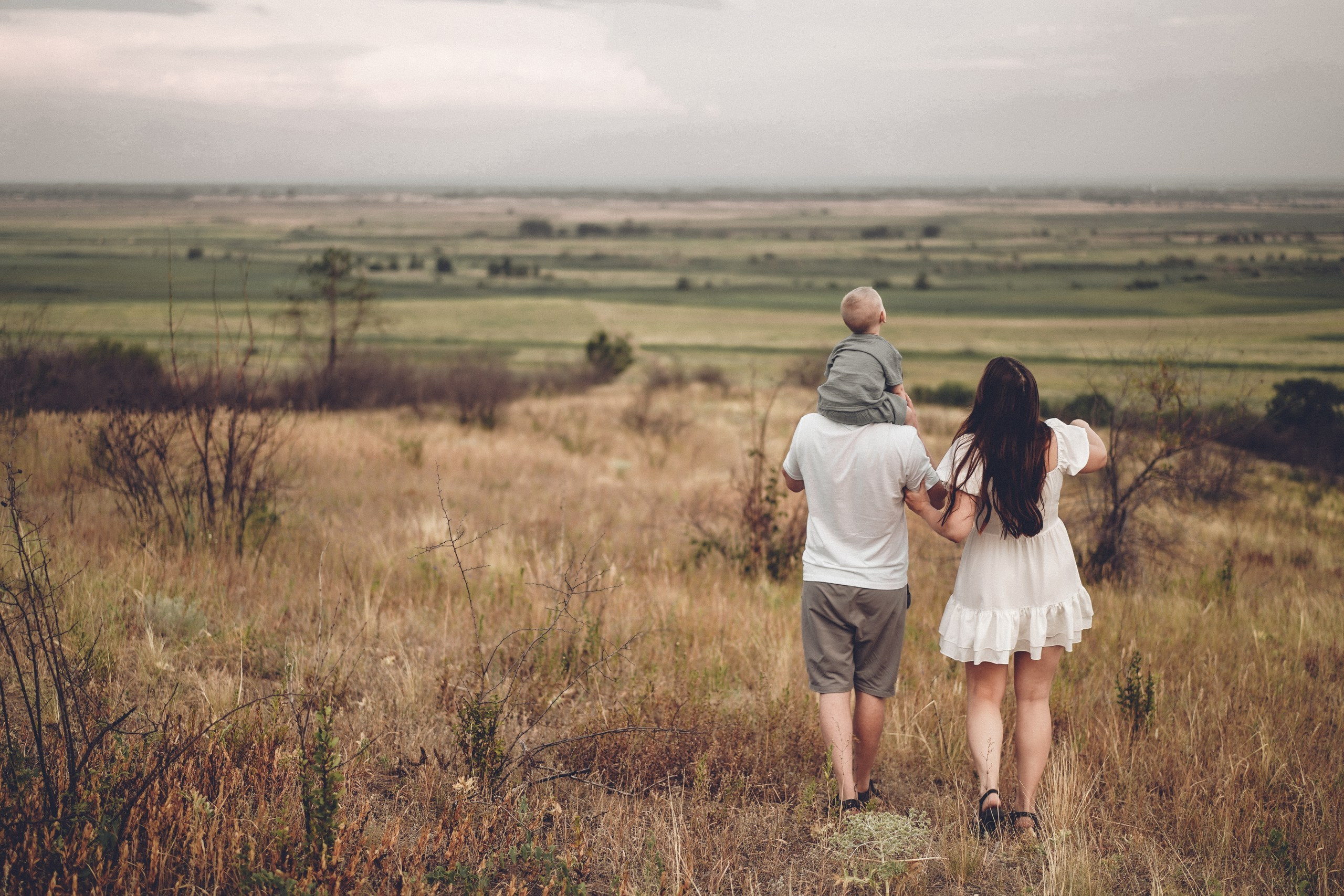 Фотосессия на природе. Свадебный фотограф в Ростове-на-Дону. Таинство Крещения и Венчания, семейные фотосессии. Алёна Чёботова