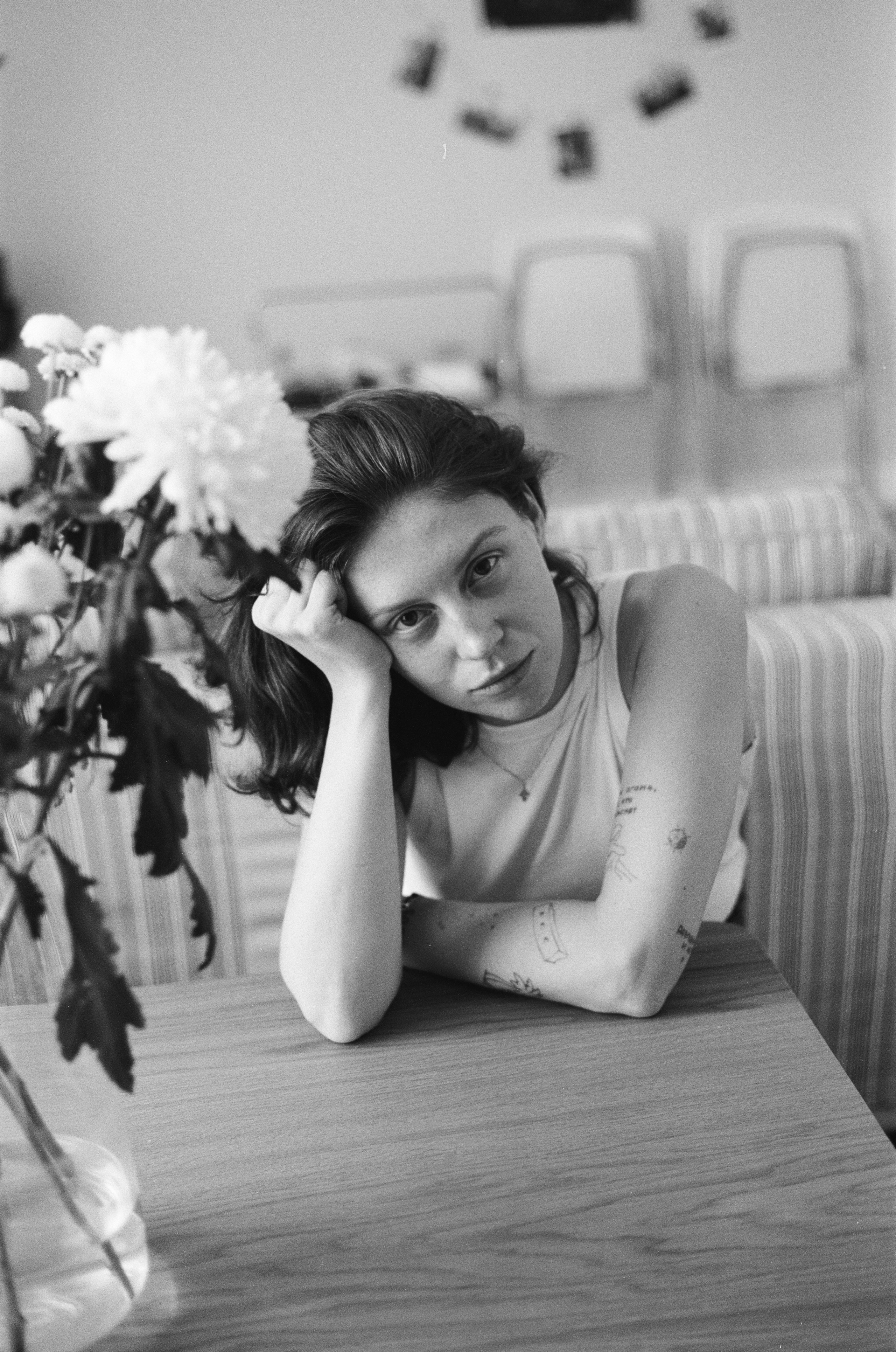 At Alina's home. Film & digital photographer. Ufa. Kamilla Ishmaeva