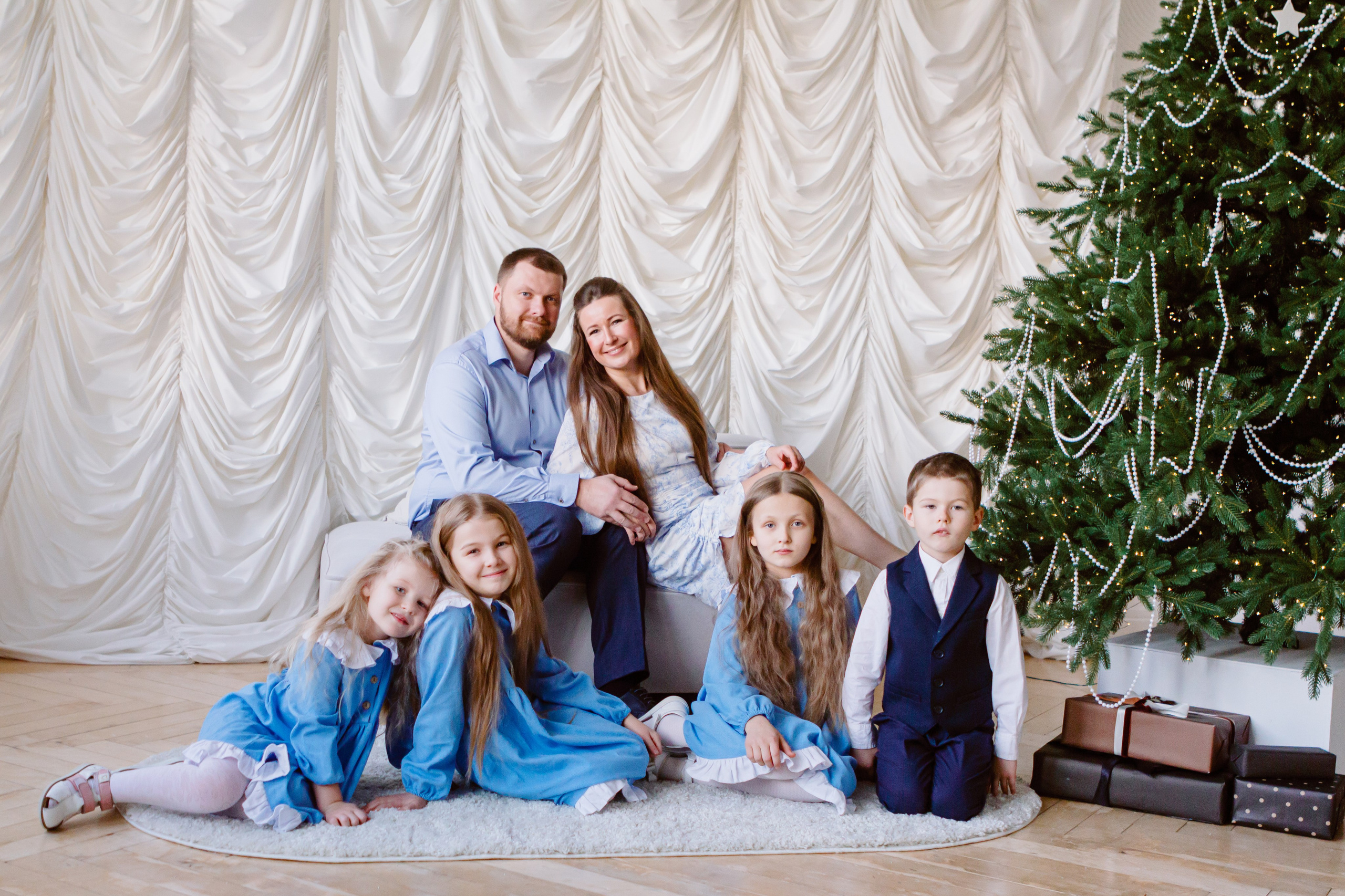 Семейная новогодняя фотосессия в Екатеринбурге. Фотограф в Екатеринбурге Пойгина Елена