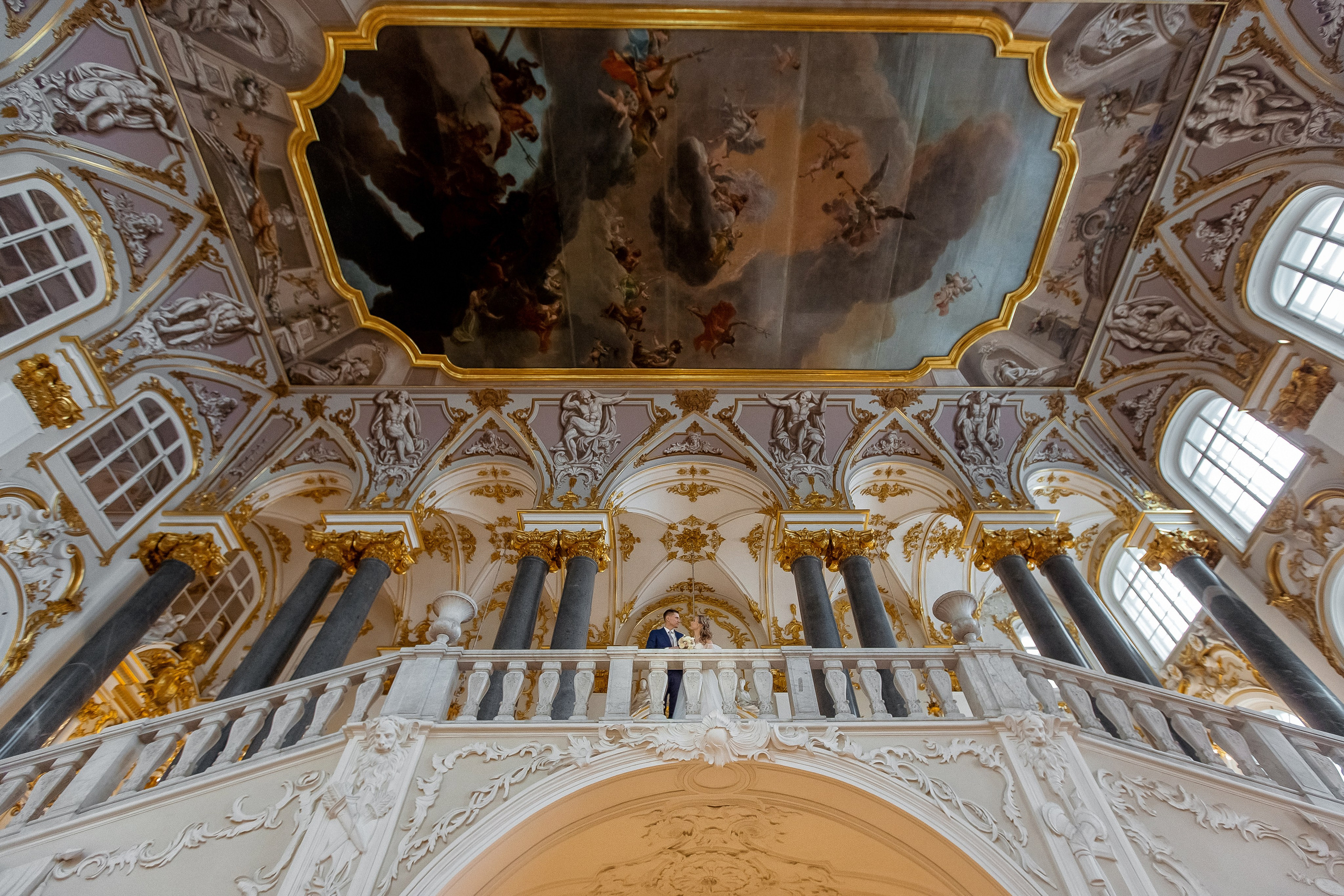 Свадебная фотосессия в Эрмитаже. Свадебный и семейный фотограф Алексей Аверин