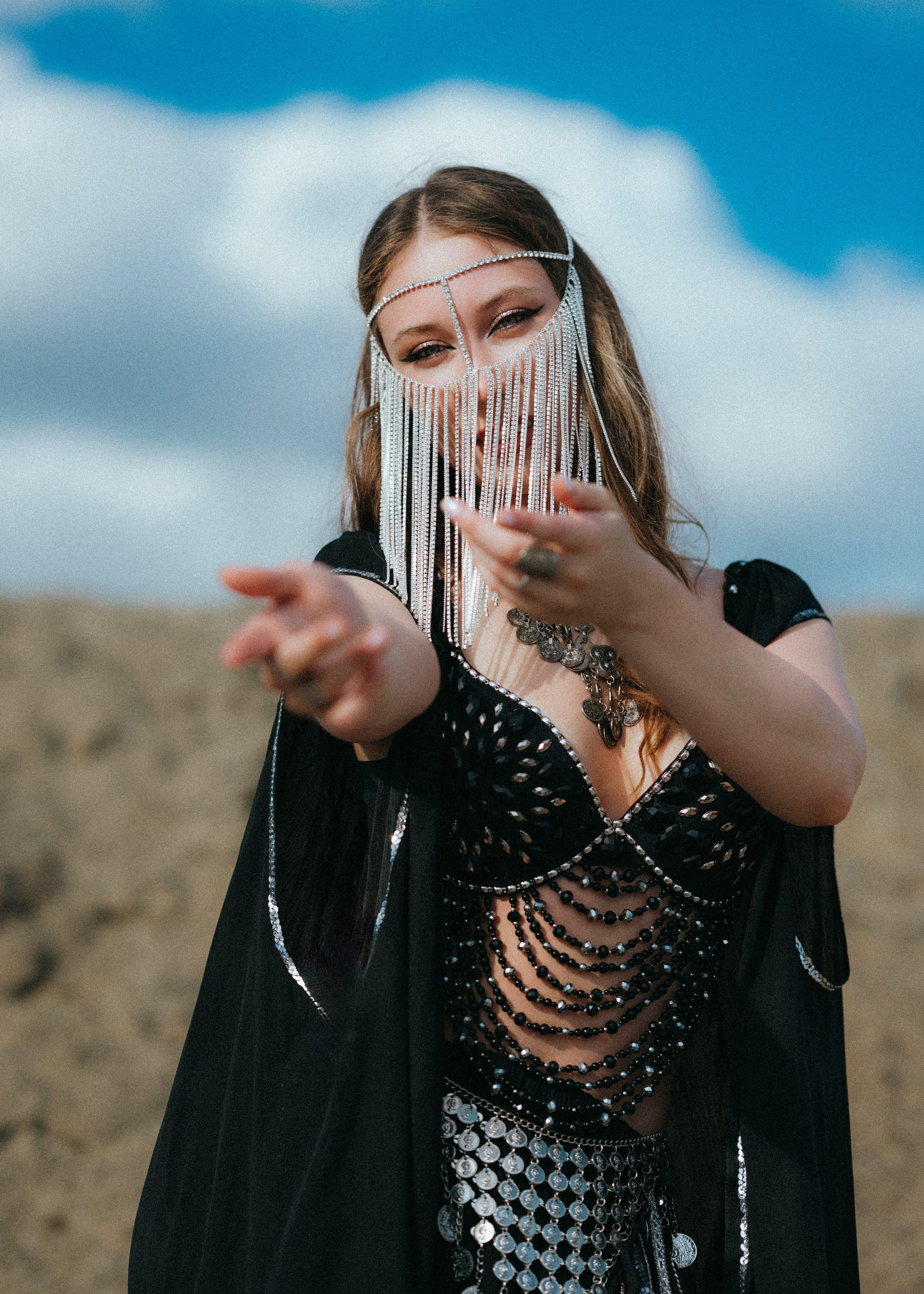 Орг https://t.me/fv_nsk vk.com/fv_nsk #фотовстречинск 💃🏻 @lina_laww Vk: https://vk.com/lina_lavv 💃🏻 @victoryyya_05 https://vk.com/victoryya_kir 👑 Белый костюм и&nbsp;тиара VK @olga.karrott.jewelry