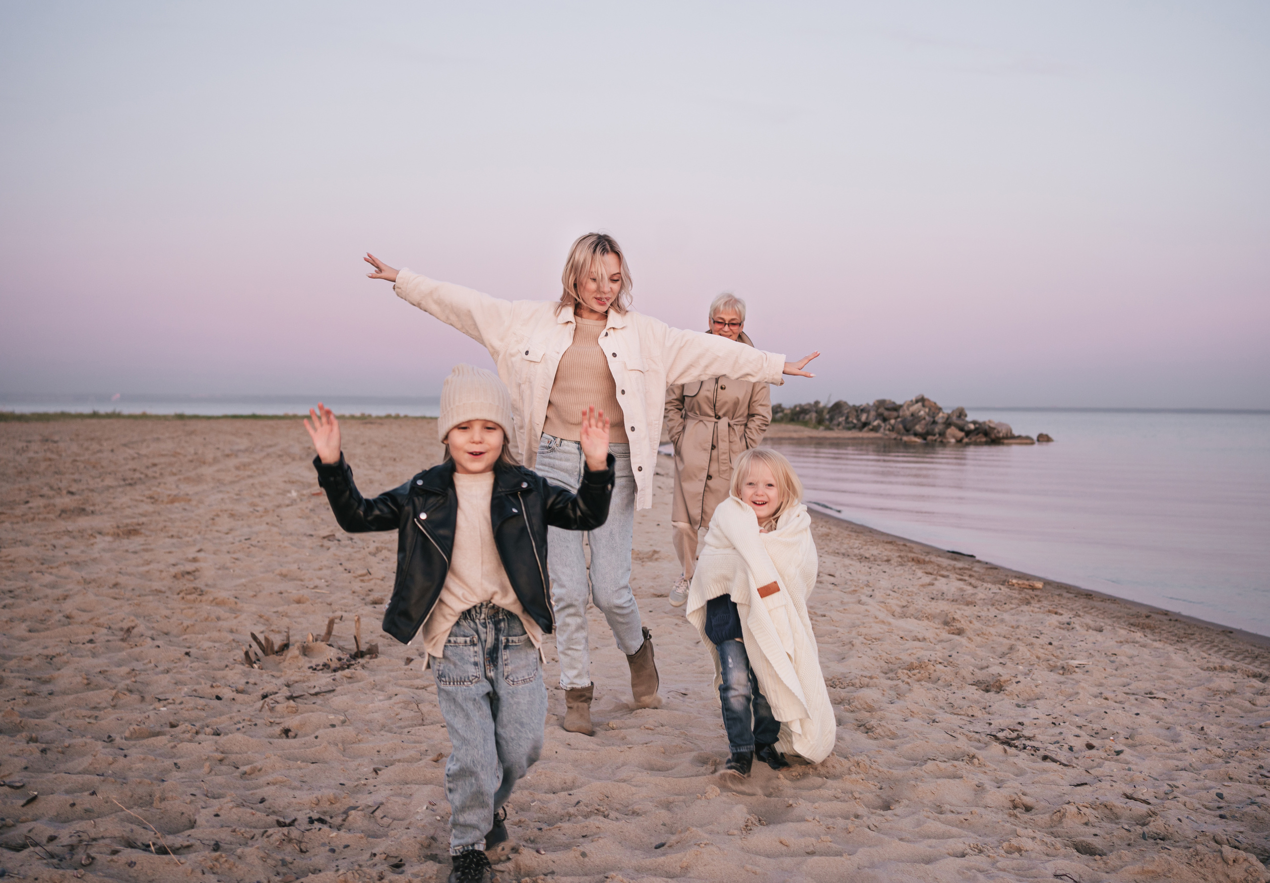 Семейная фотосессия на море осенью, Новосибирск. Семейный фотограф, фотосессия беременности в Новосибирске Кристина Киб
