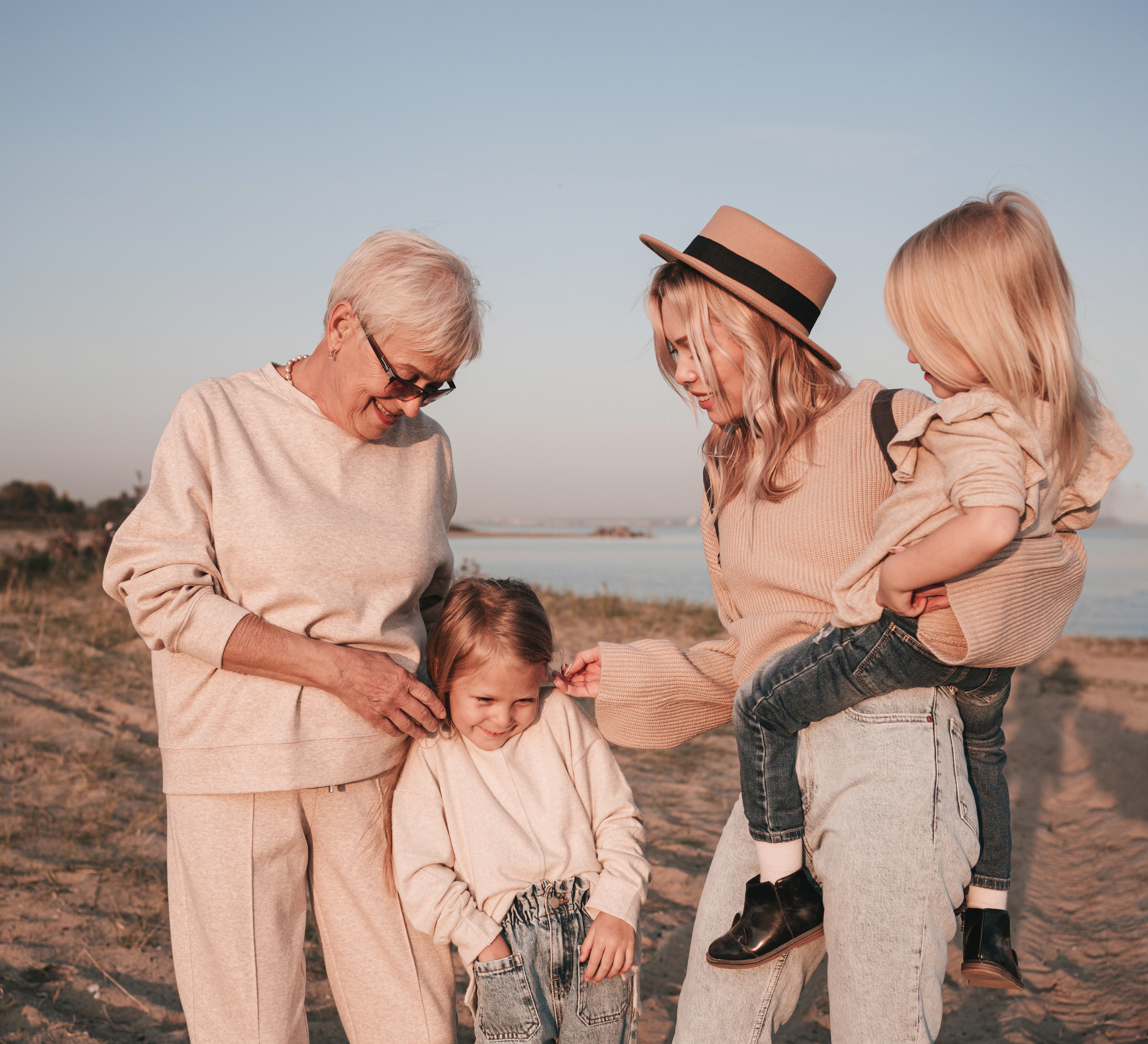 Семейная фотосессия на море осенью, Новосибирск. Семейный фотограф, фотосессия беременности в Новосибирске Кристина Киб