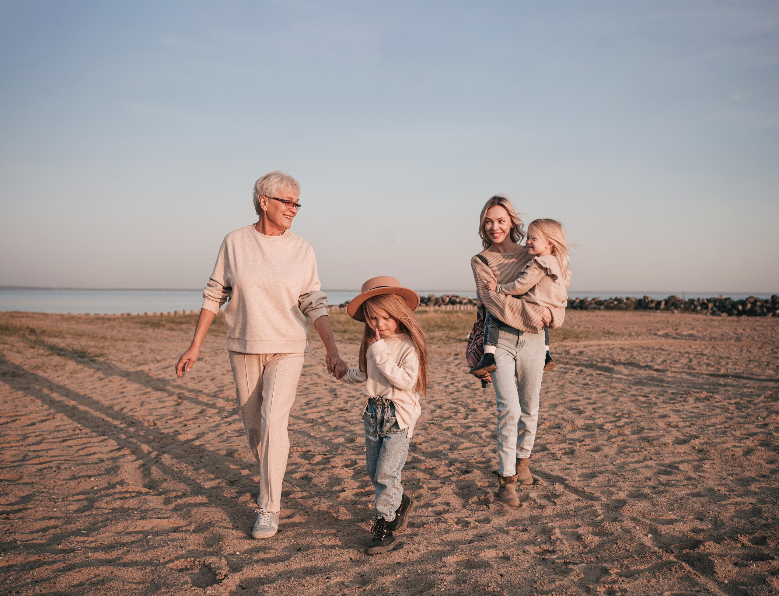 Семейная фотосессия на море осенью, Новосибирск. Семейный фотограф, фотосессия беременности в Новосибирске Кристина Киб