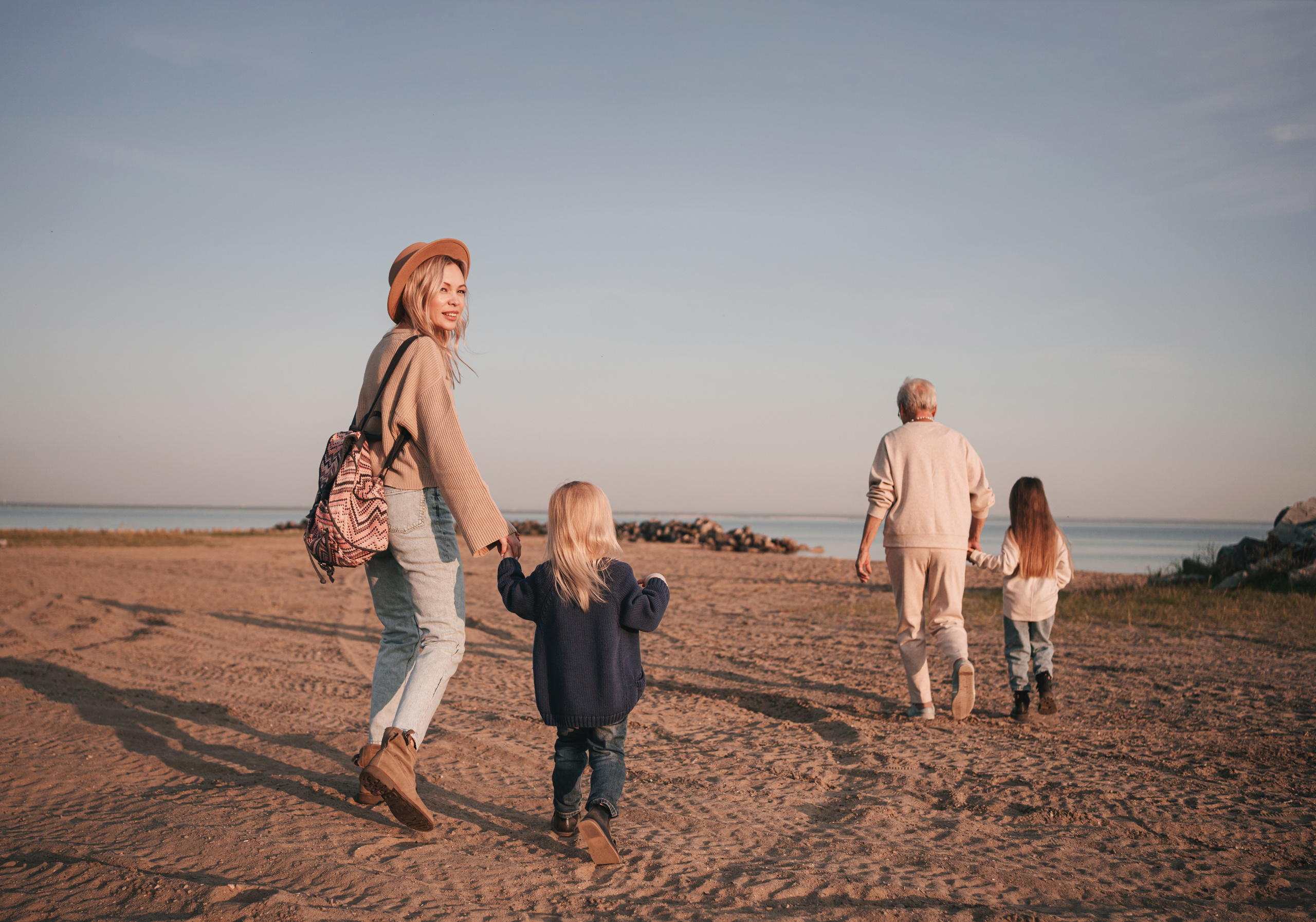 Семейная фотосессия на море осенью, Новосибирск. Семейный фотограф, фотосессия беременности в Новосибирске Кристина Киб