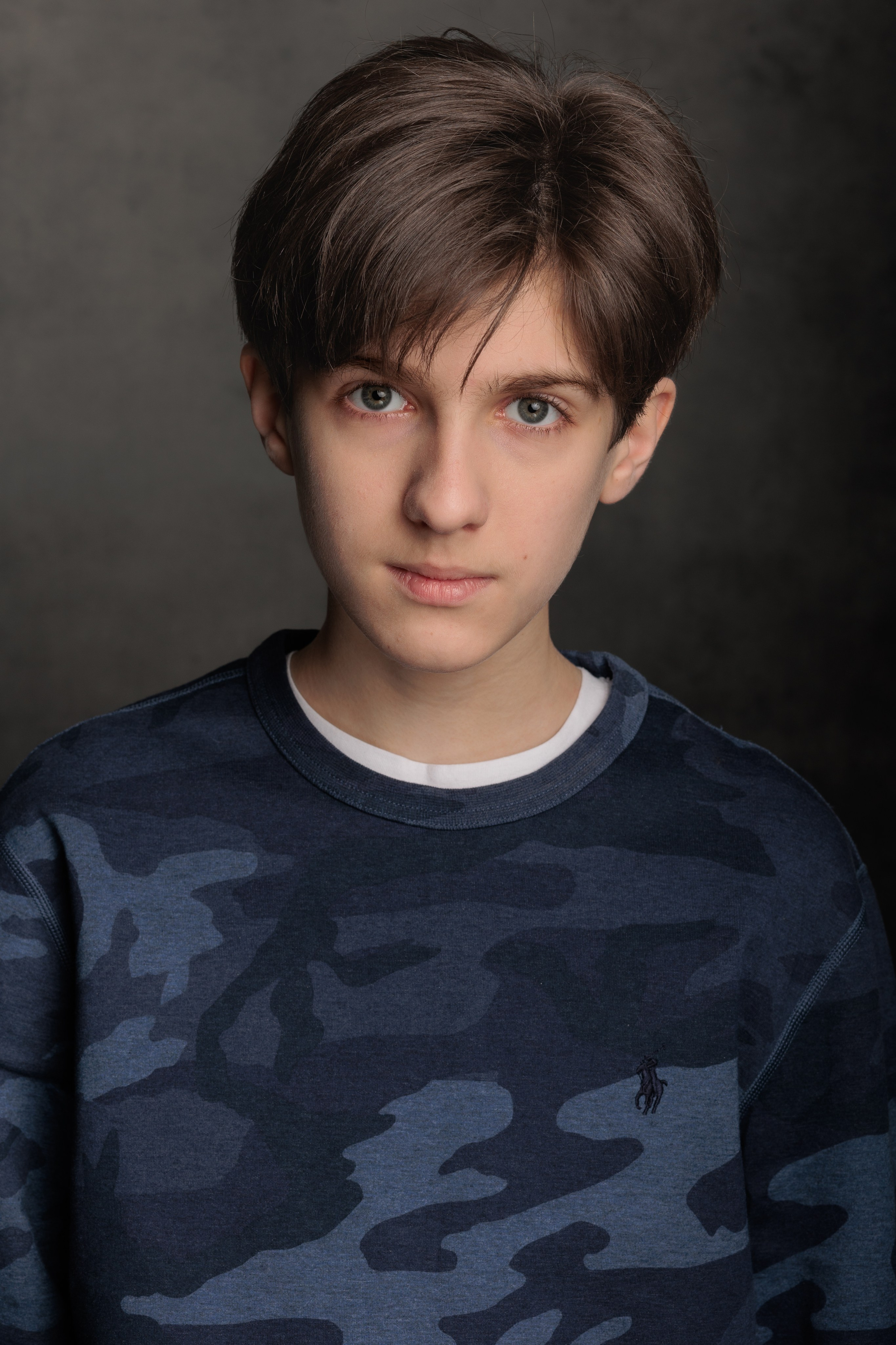 АРТЕМ. Я фотограф из Москвы к Вашим услугам