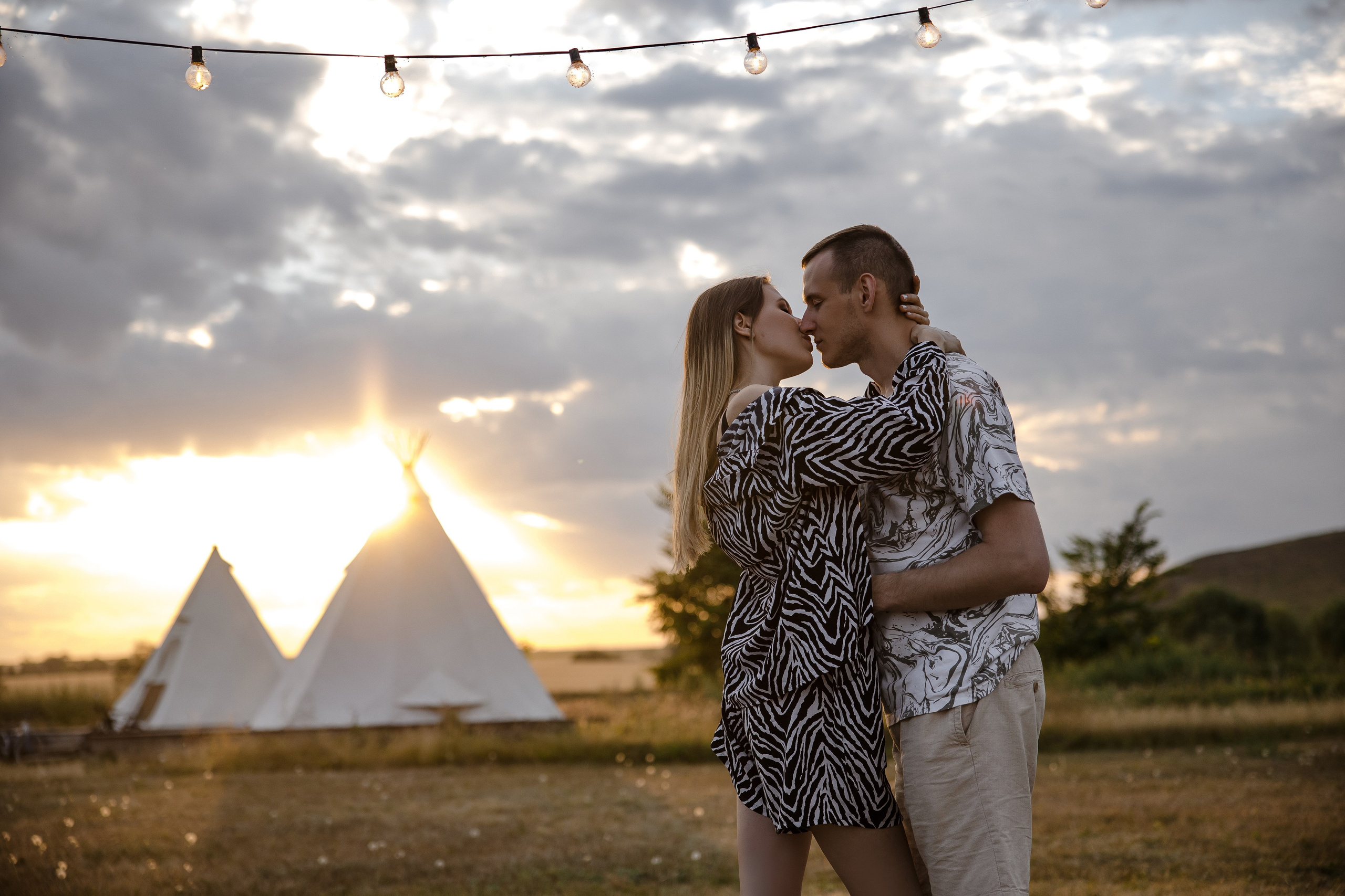 Фотосессия пары в глэмпинге. Свадебный и семейный фотограф в Самаре и Тольятти | Елена Топанцева