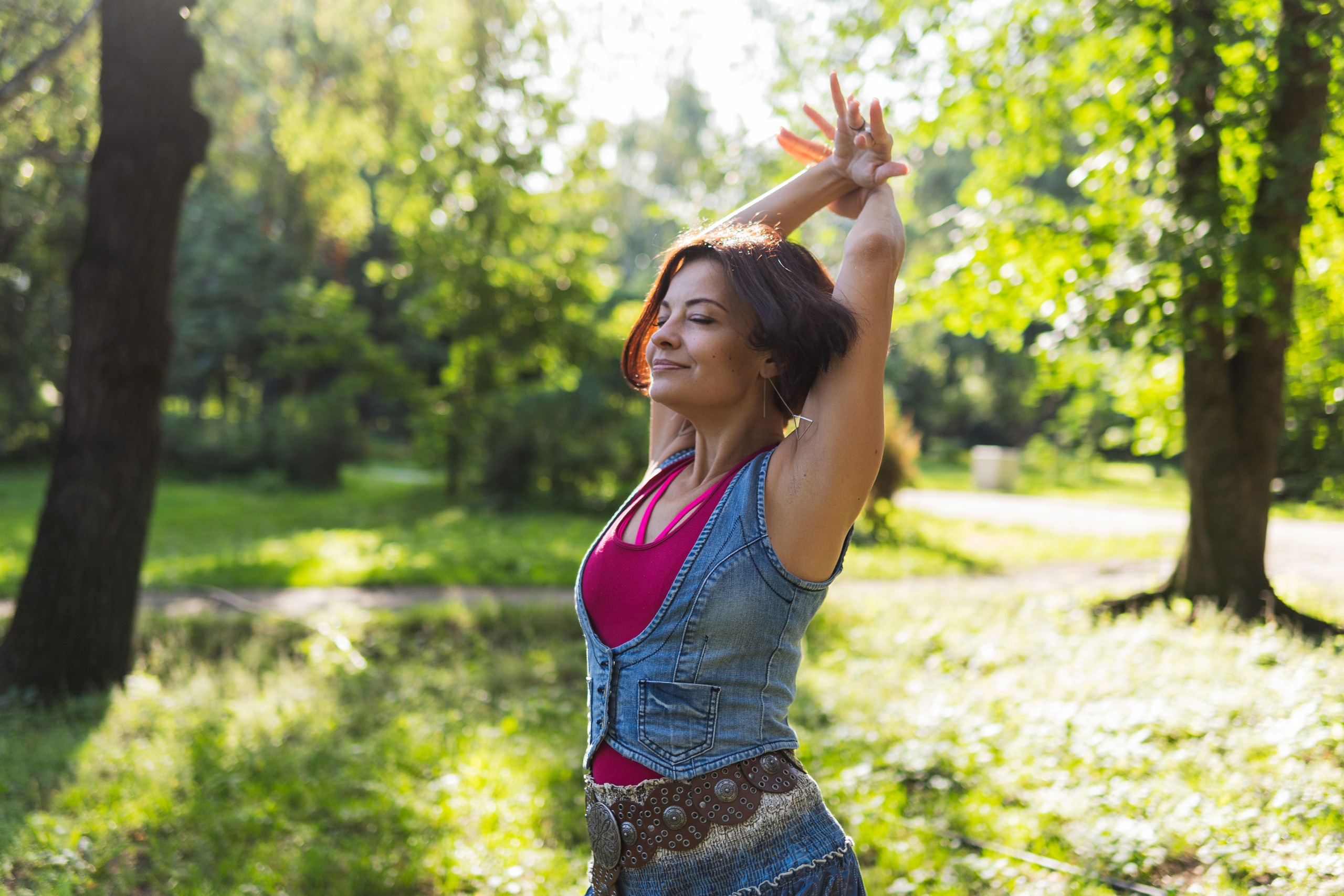 Светлана в утреннем парке. Портретный, репортажный и свадебный фотограф в Екатеринбурге Денис Южаков