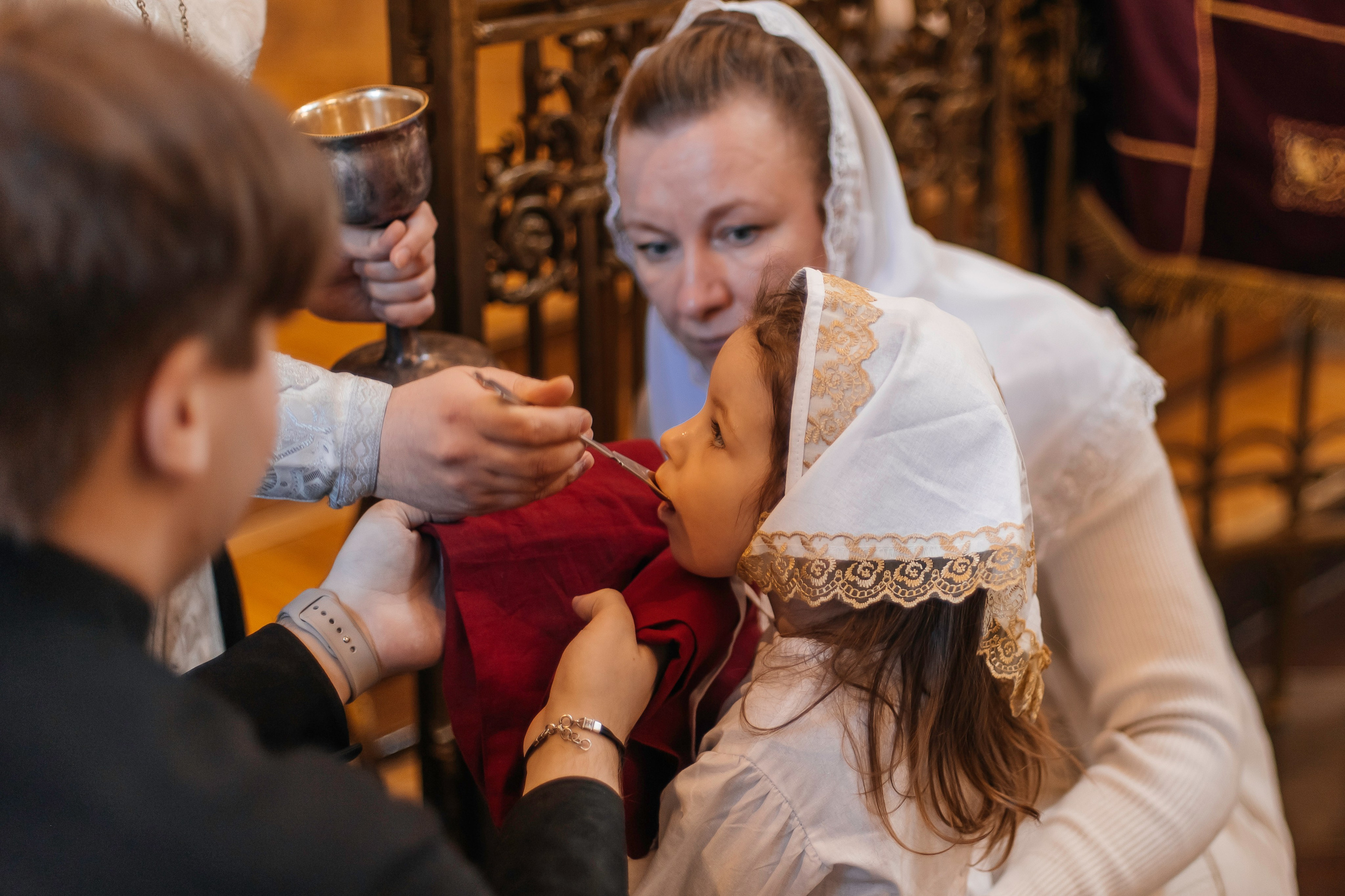 Крещение. Репортажный фотограф в Санкт-Петербурге СПБ Алиса Ческидова на ваше мероприятие