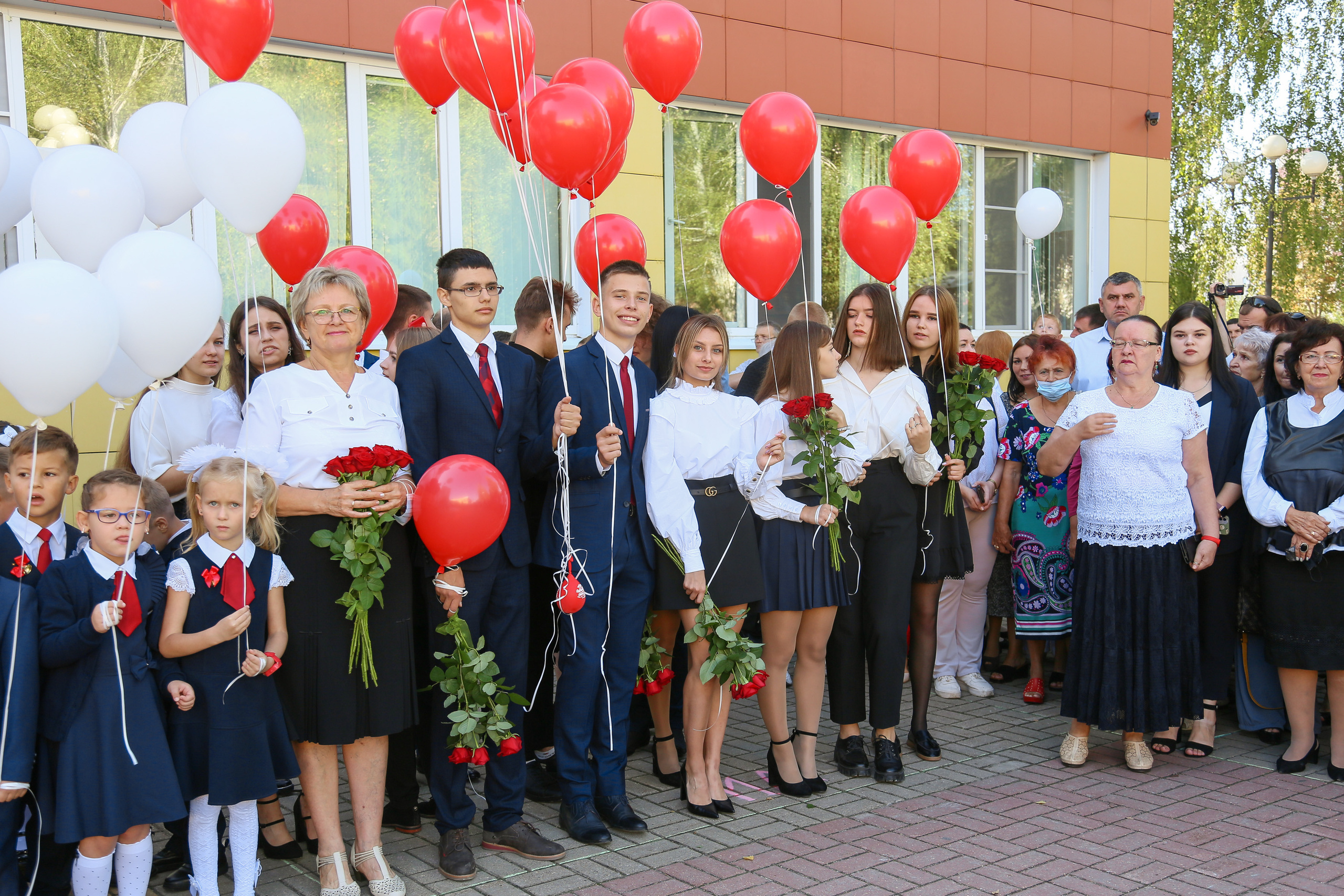 Школьные съемки 1 сентября. Школьные выпускные альбомы в Белгороде