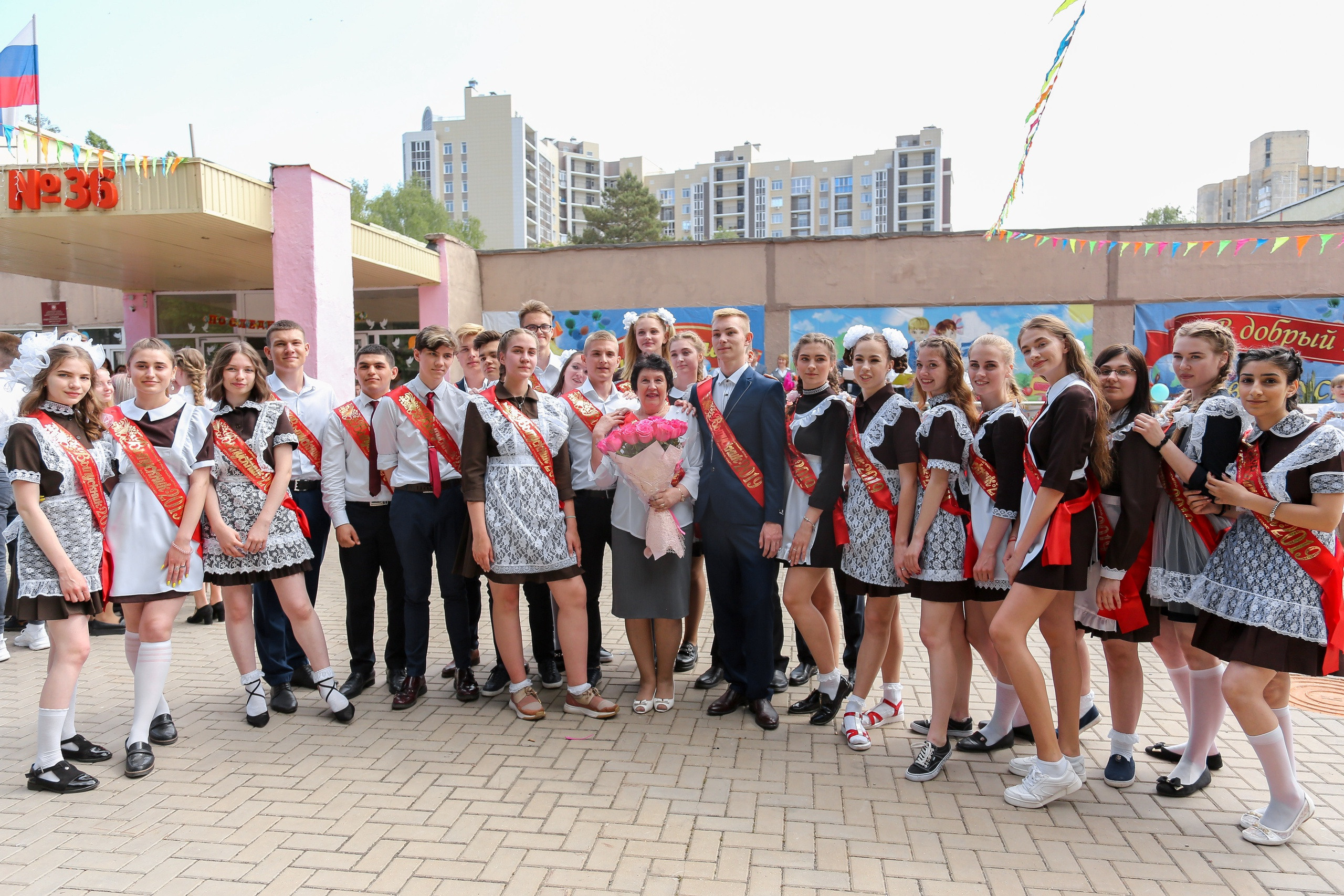 Школьные съемки последний звонок. Школьные выпускные альбомы в Белгороде