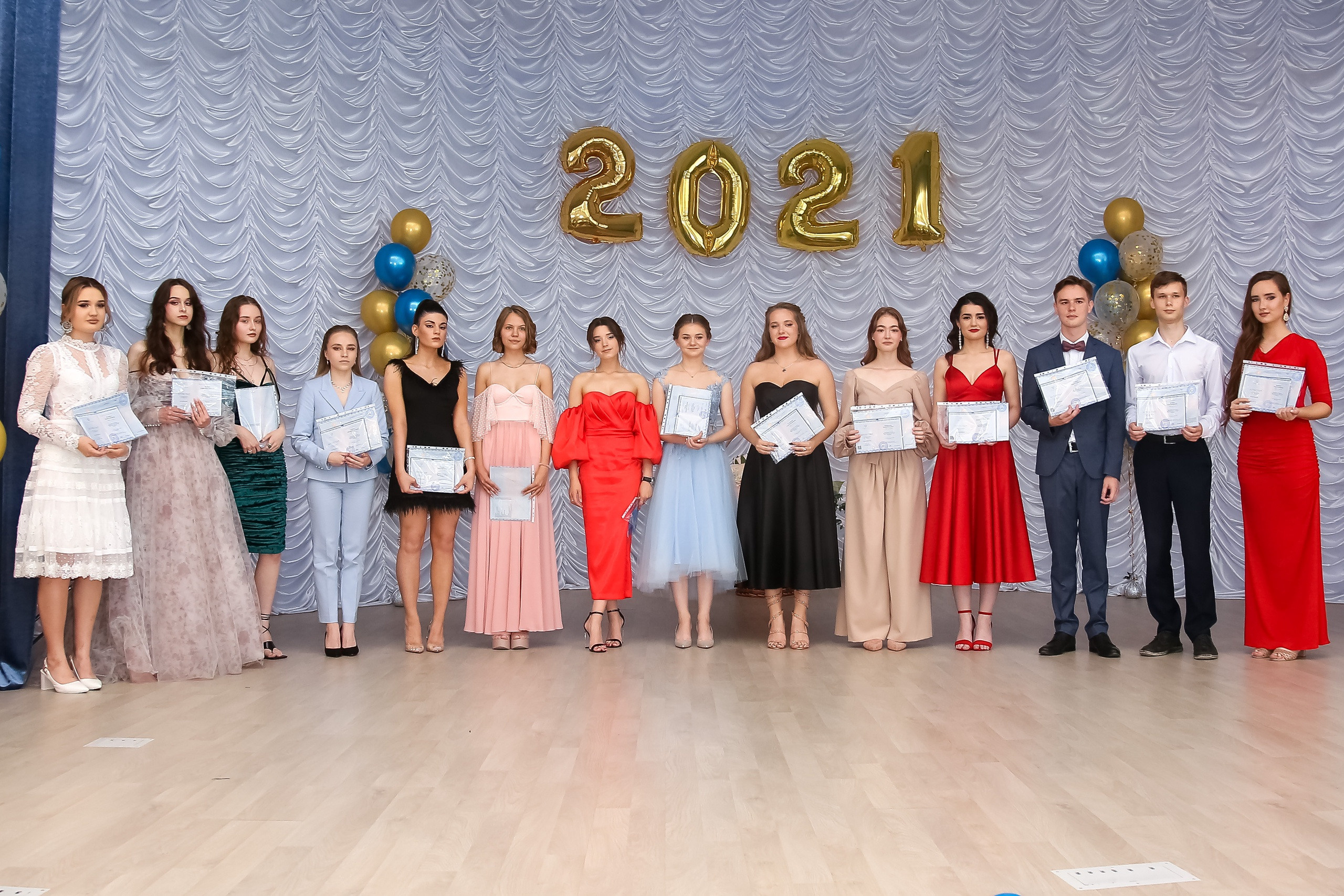 Фотограф на выпускной. Школьные выпускные альбомы в Белгороде