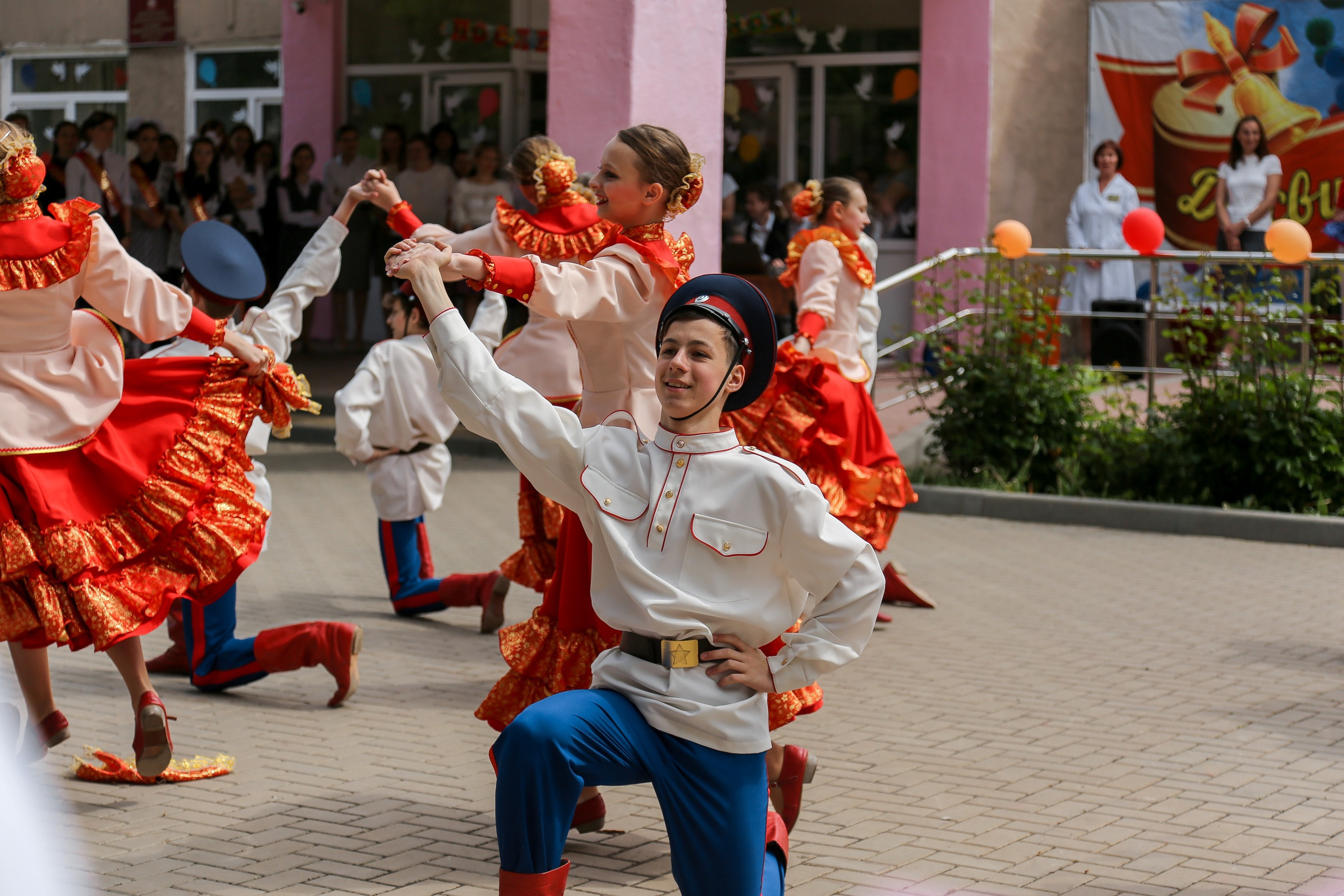 Школьные съемки последний звонок. Школьные выпускные альбомы в Белгороде