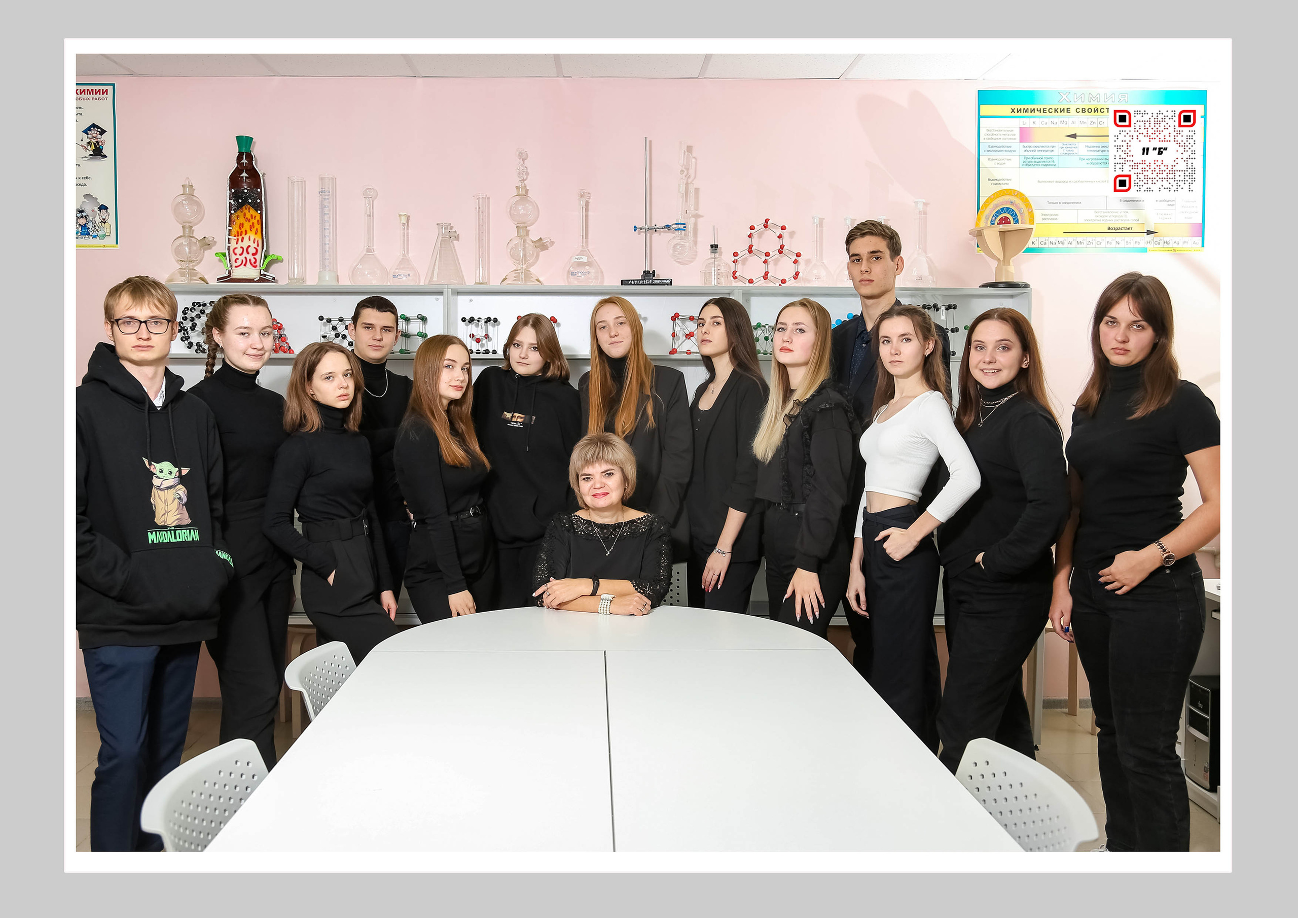 Стоимость альбома для выпускника на  20 разворотов. Школьные выпускные альбомы в Белгороде