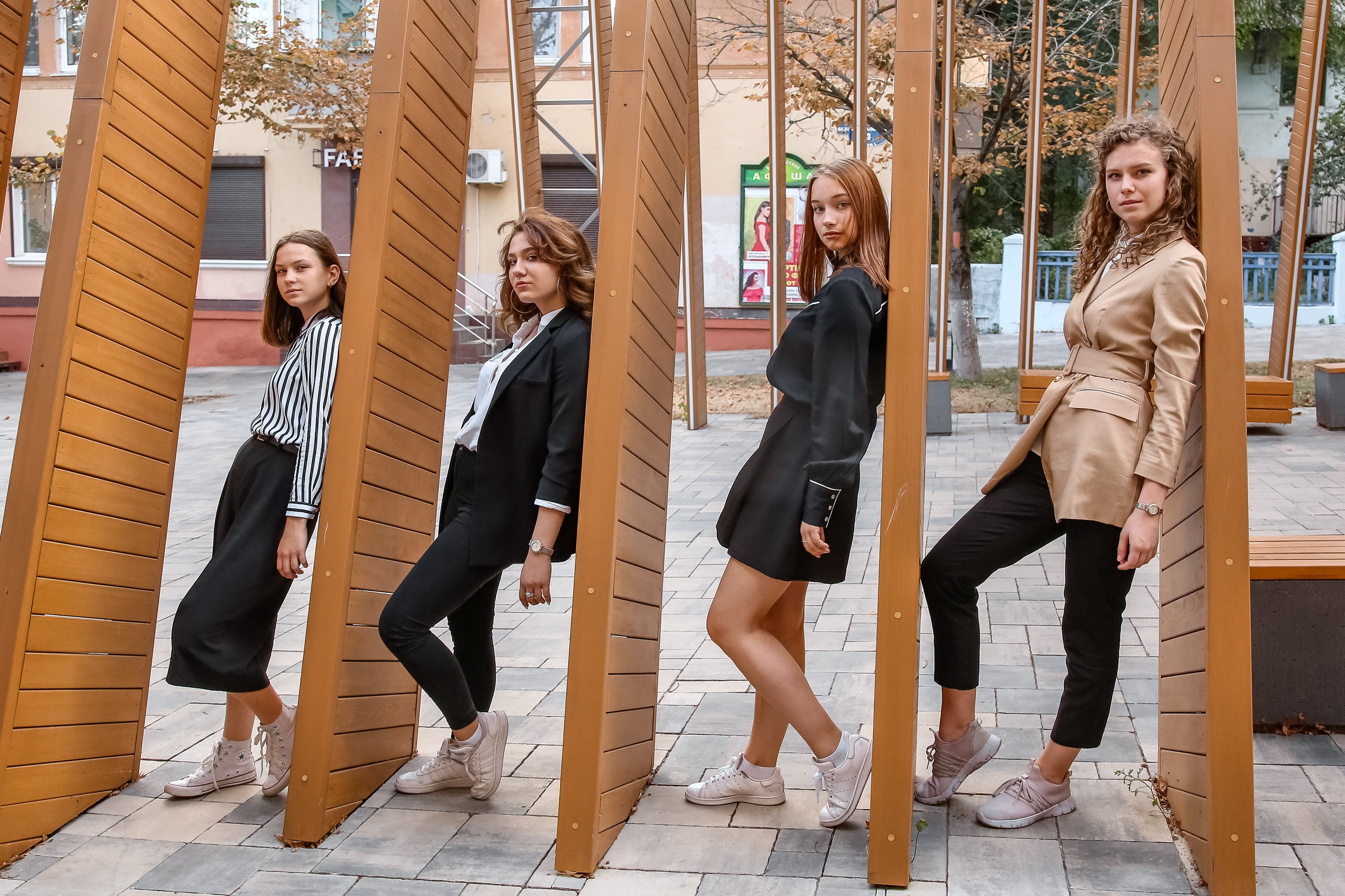 Уличная фотосессия выпускников. Школьные выпускные альбомы в Белгороде