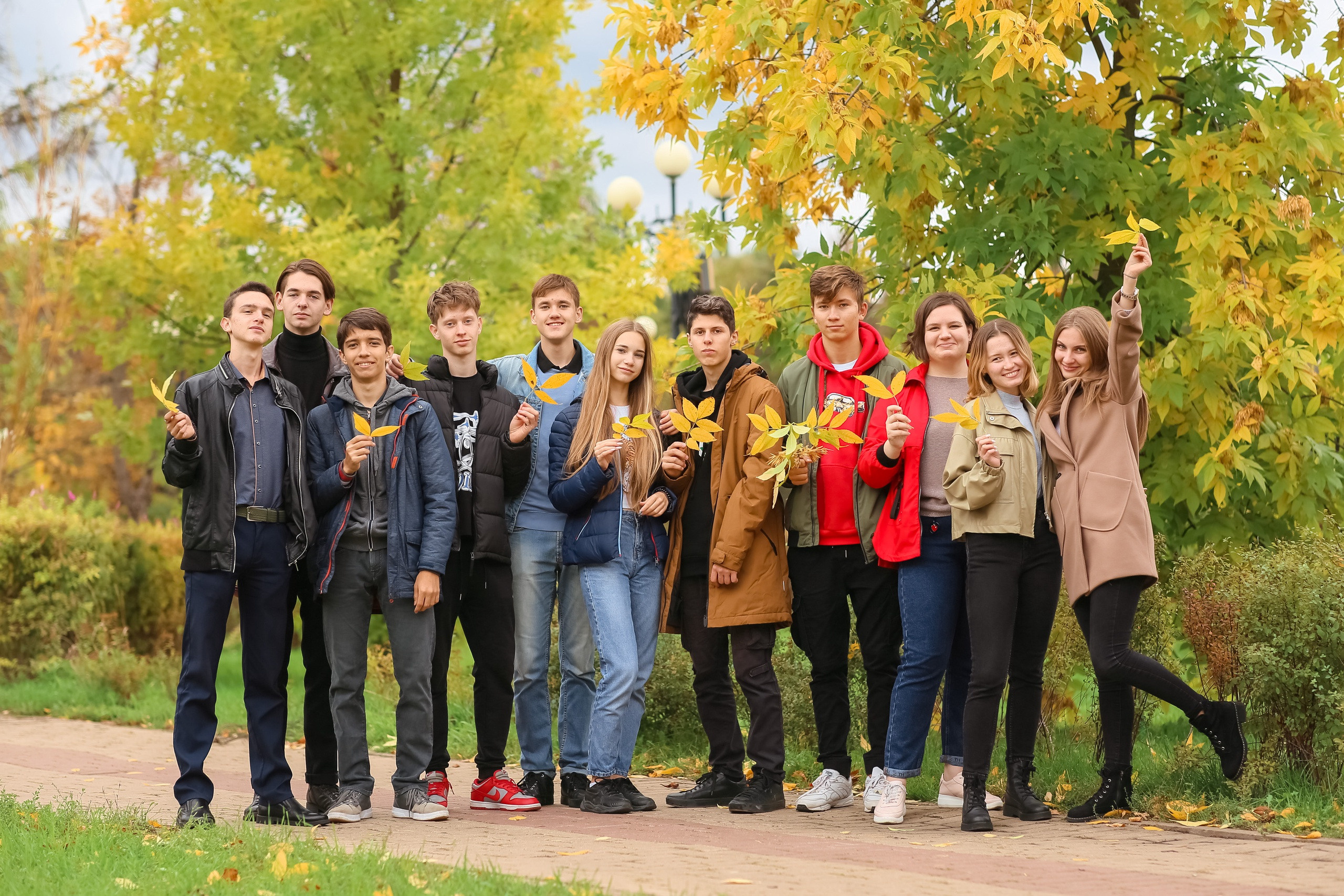 Уличная фотосессия выпускников. Школьные выпускные альбомы в Белгороде