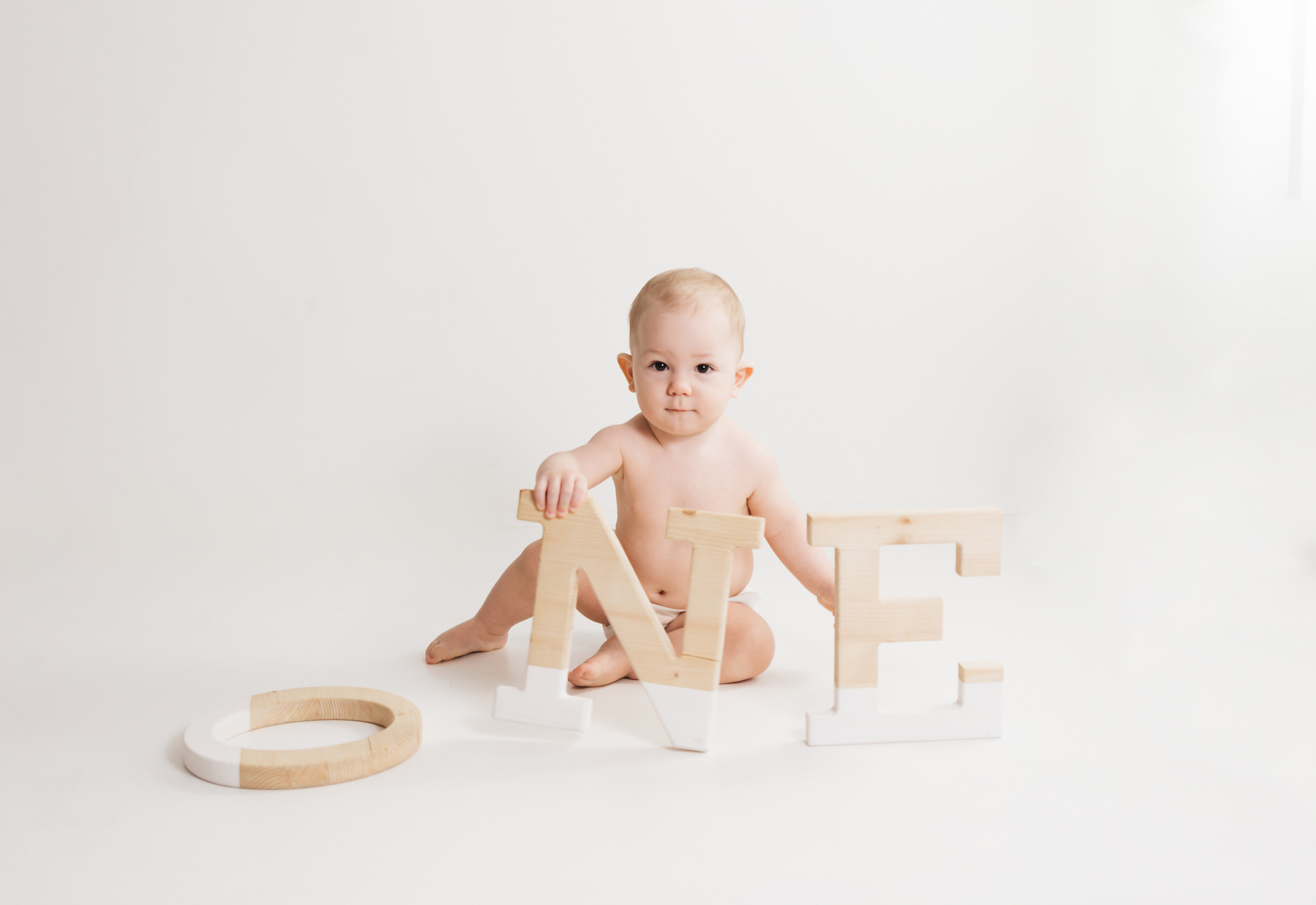 фотосессия на один годик, крушение тортика, фотосессия годовасия