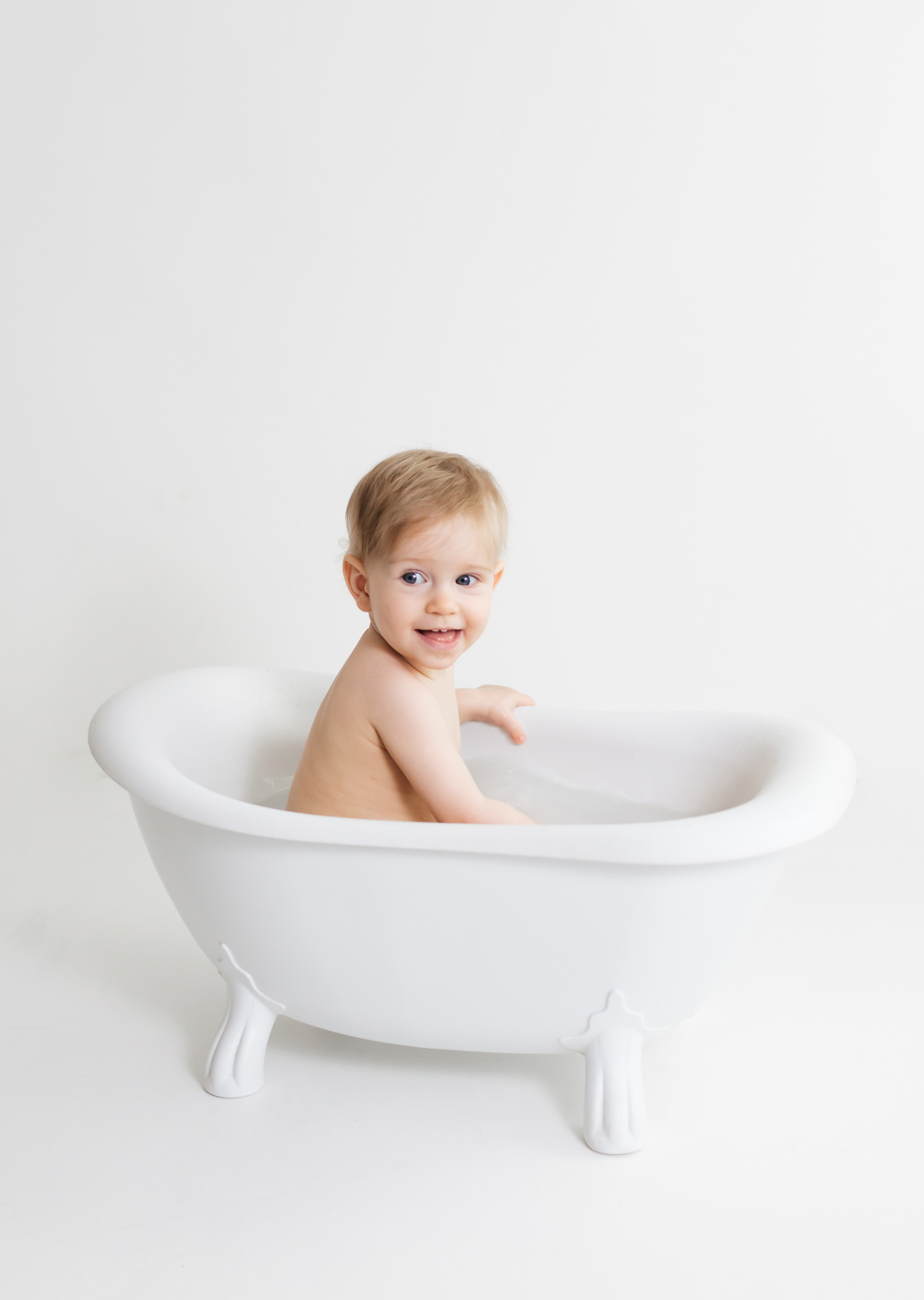 Первый тортик Мирославы. Детский и семейный фотограф Санкт-Петербург, фотосессия Спб