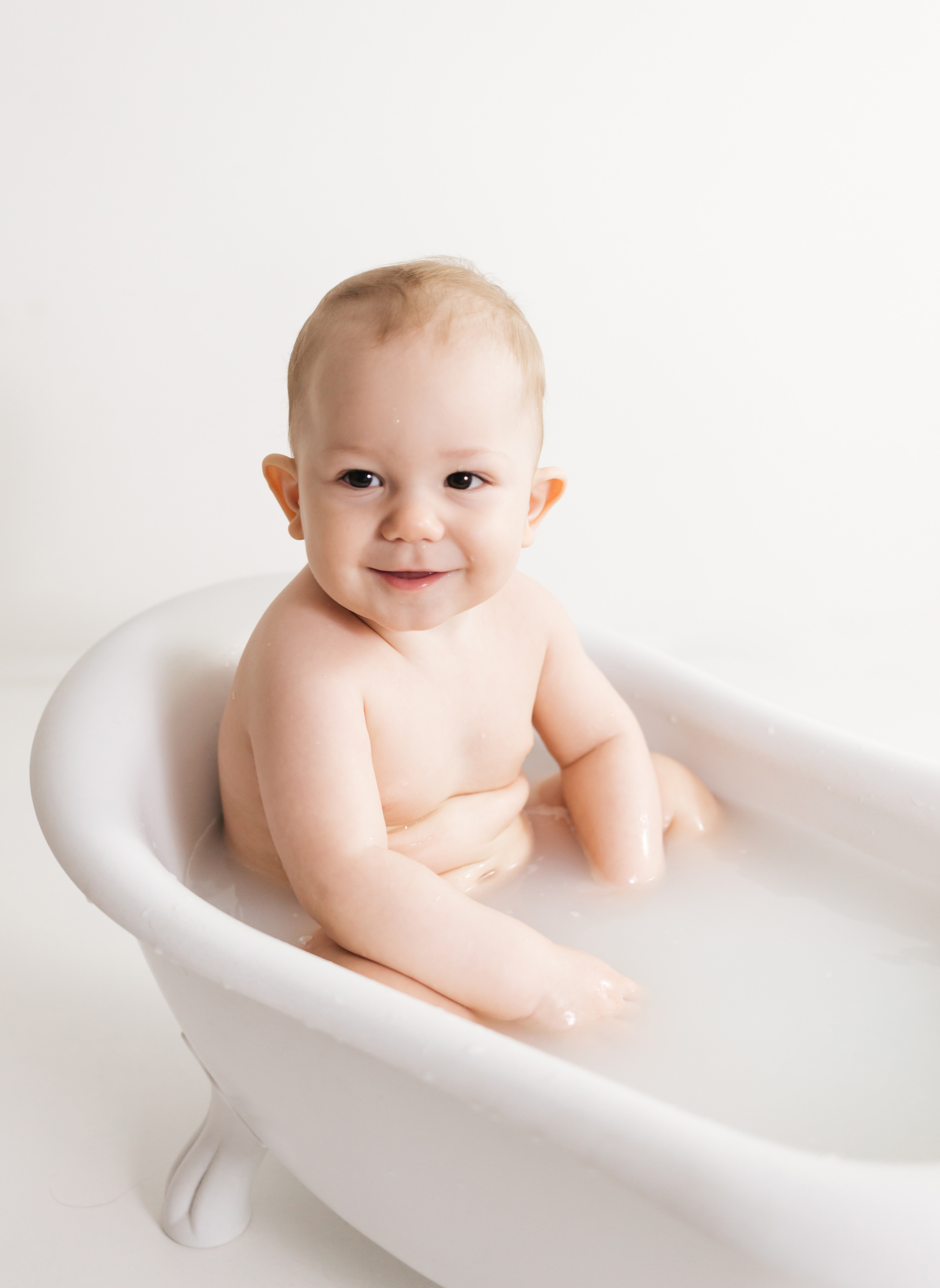 фотосессия на один годик, крушение тортика, фотосессия годовасия