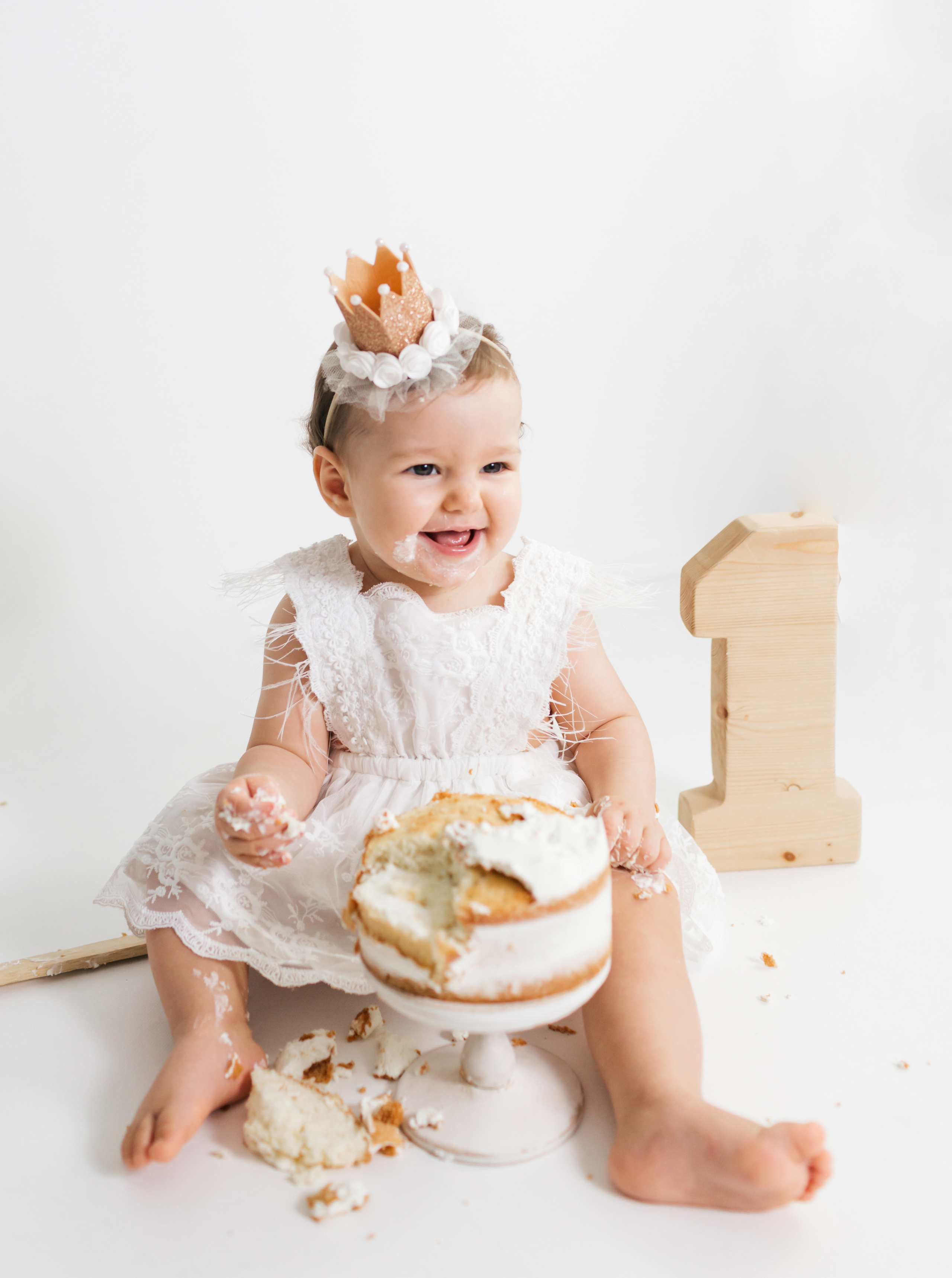 фотосессия на один годик Спб, крушение торта Спб