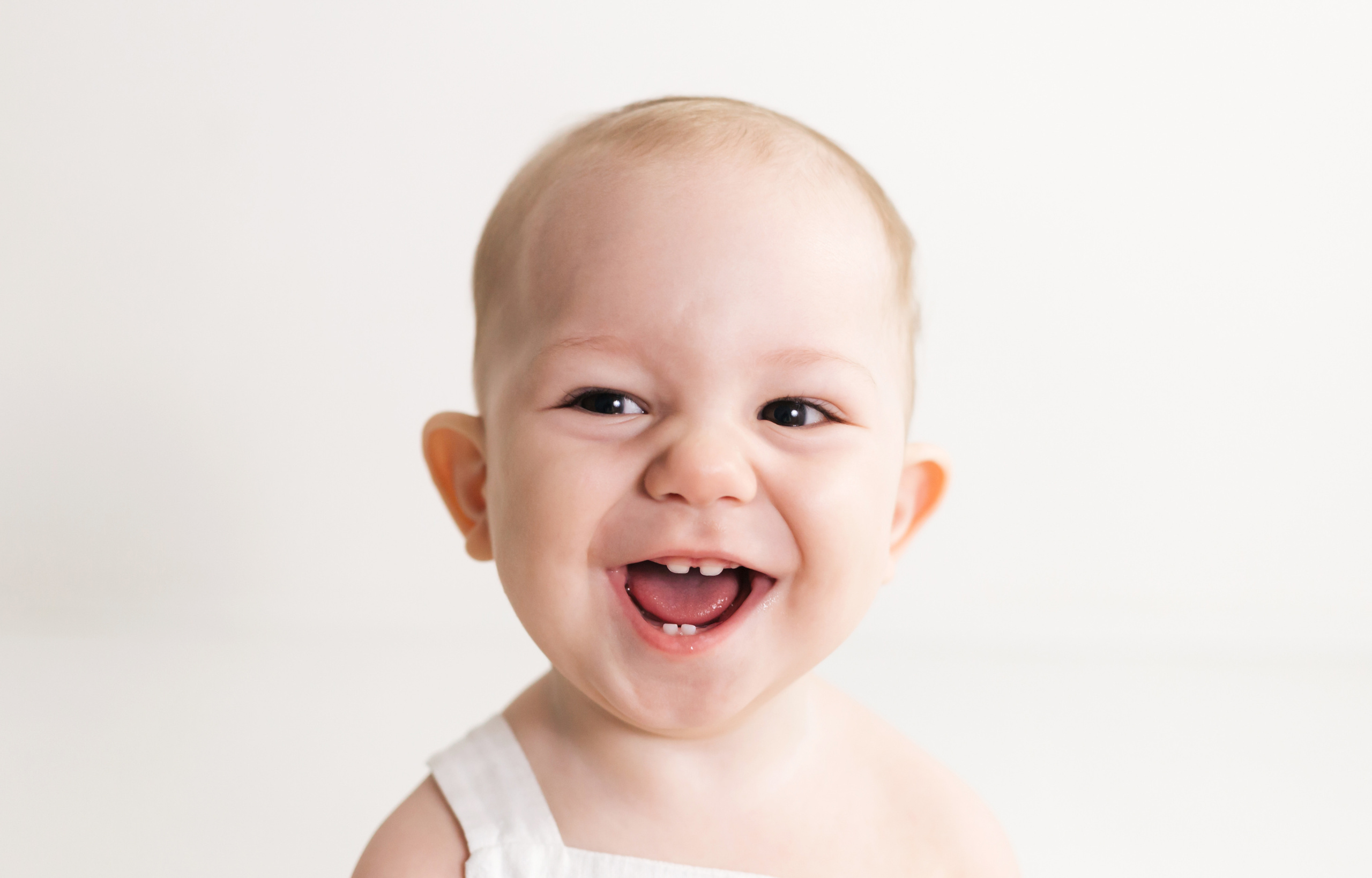 фотосессия на один годик, крушение тортика, фотосессия годовасия