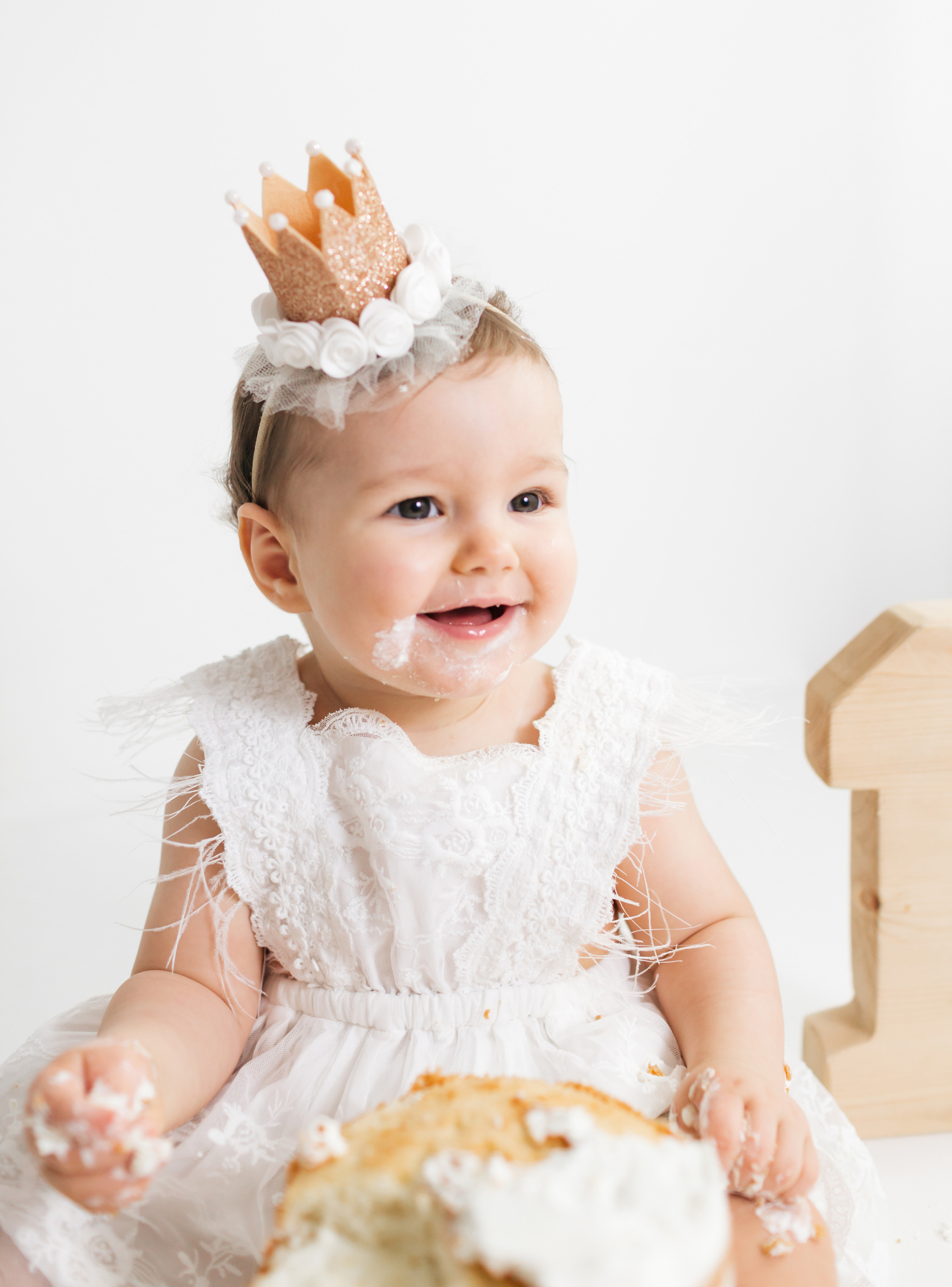 фотосессия на один годик Спб, крушение торта Спб