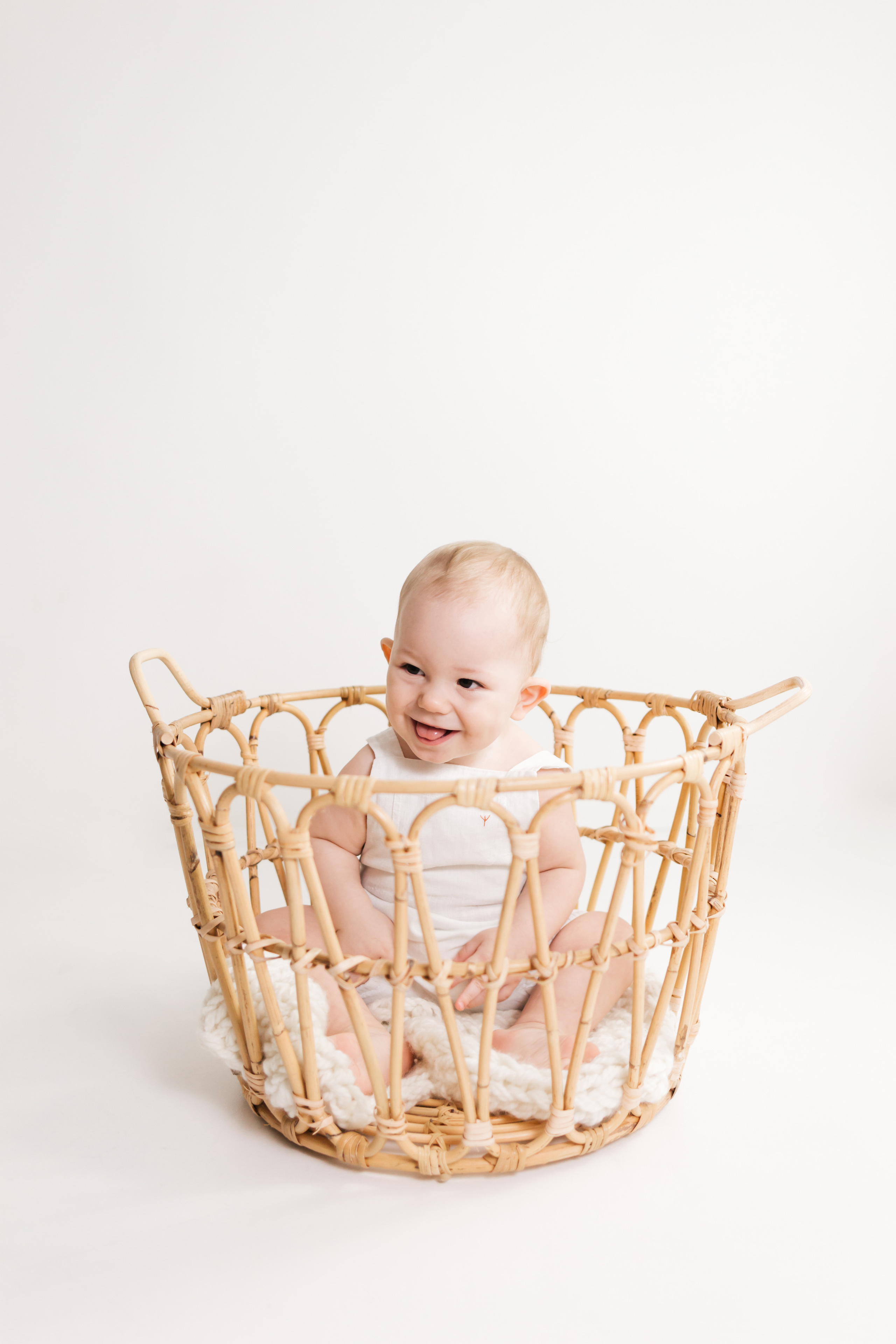 фотосессия на один годик, крушение тортика, фотосессия годовасия