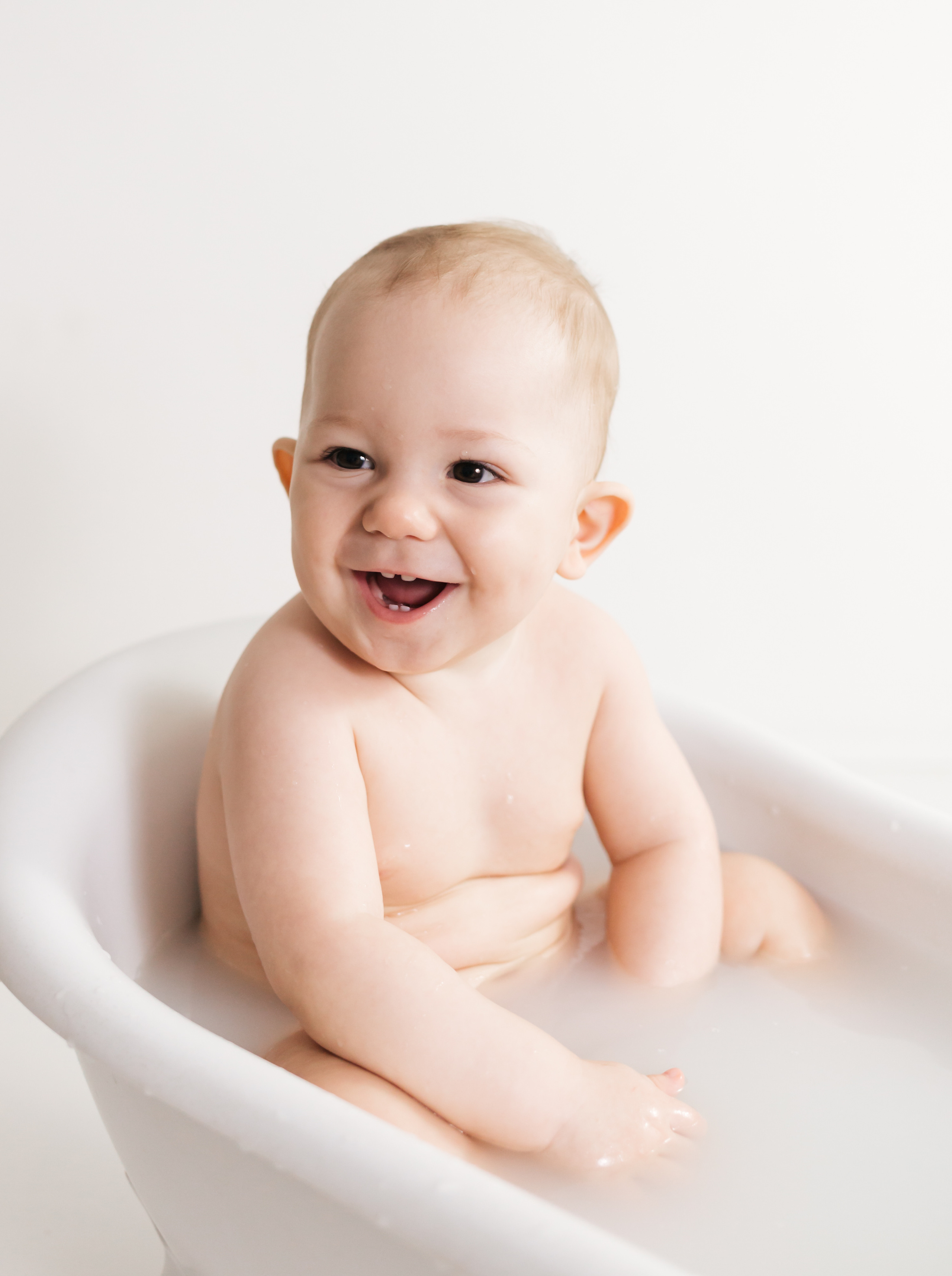 фотосессия на один годик, крушение тортика, фотосессия годовасия