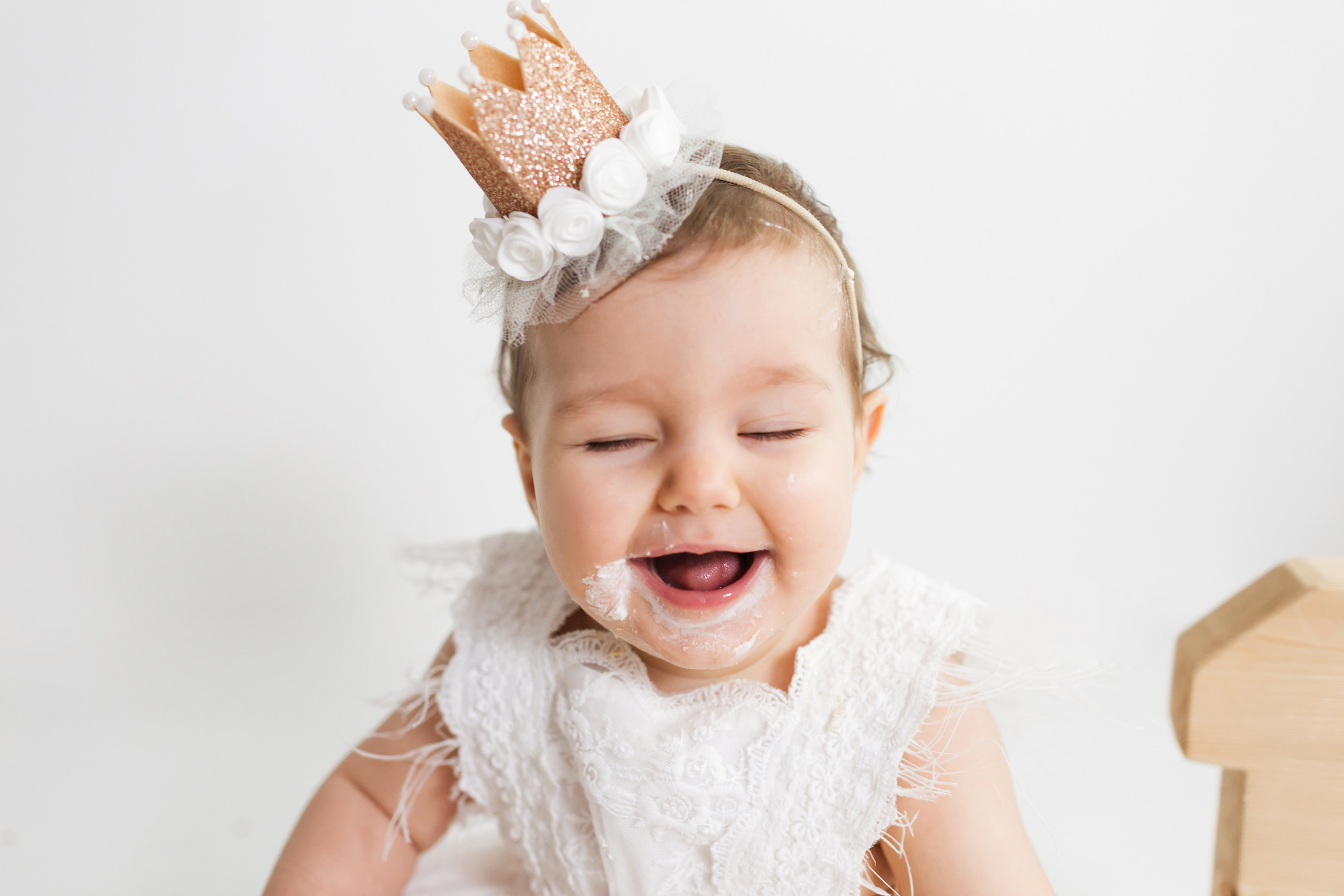 фотосессия на один годик Спб, крушение торта Спб