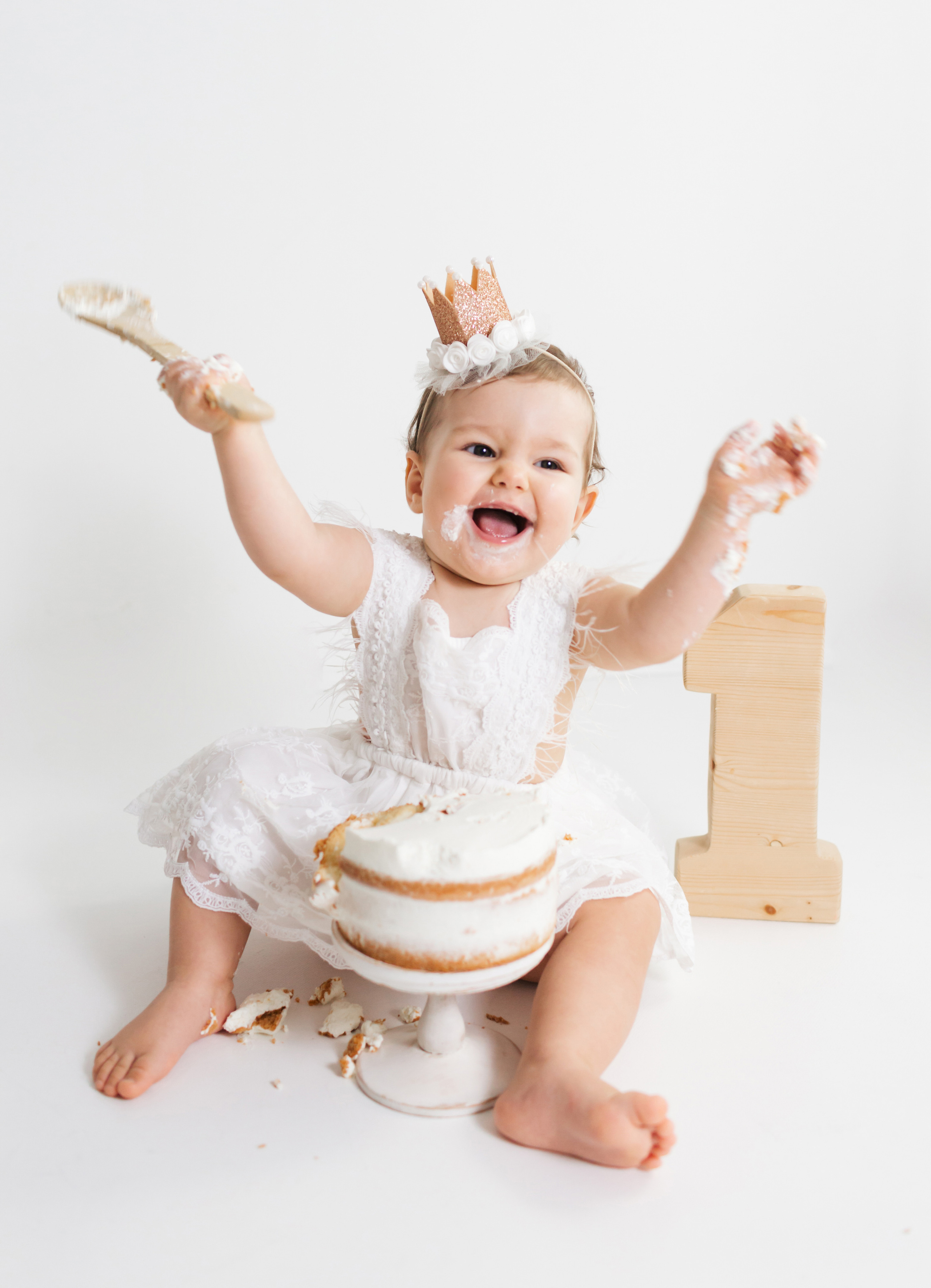 фотосессия на один годик Спб, крушение торта Спб