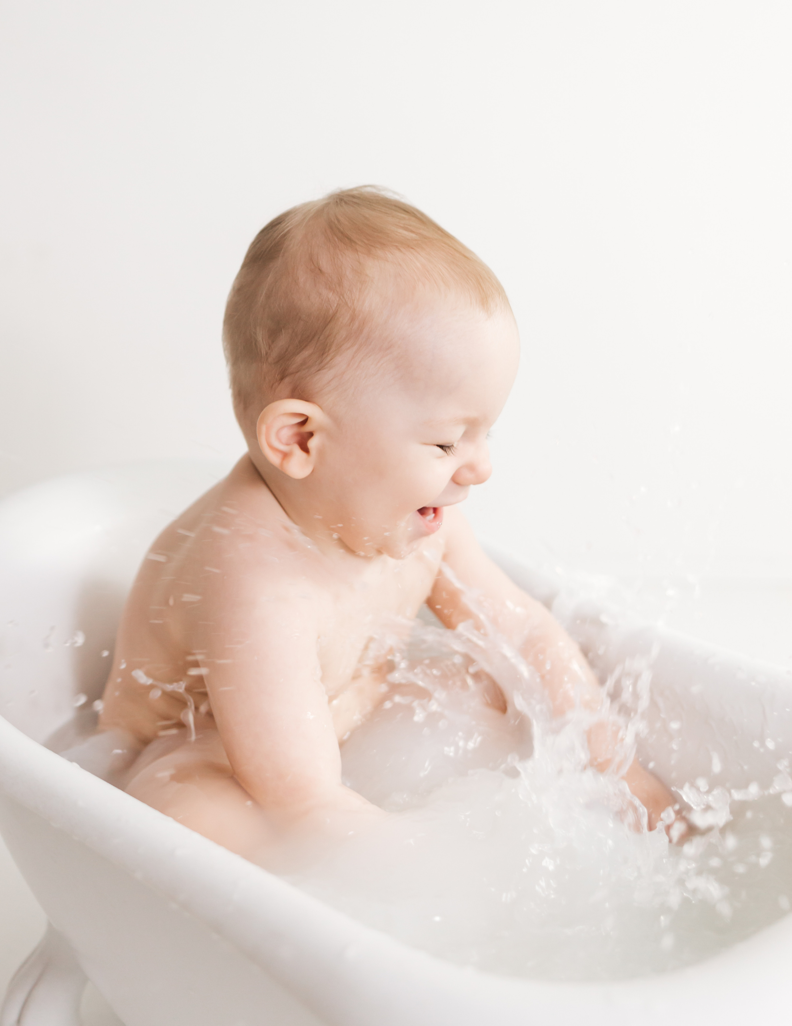 фотосессия на один годик, крушение тортика, фотосессия годовасия