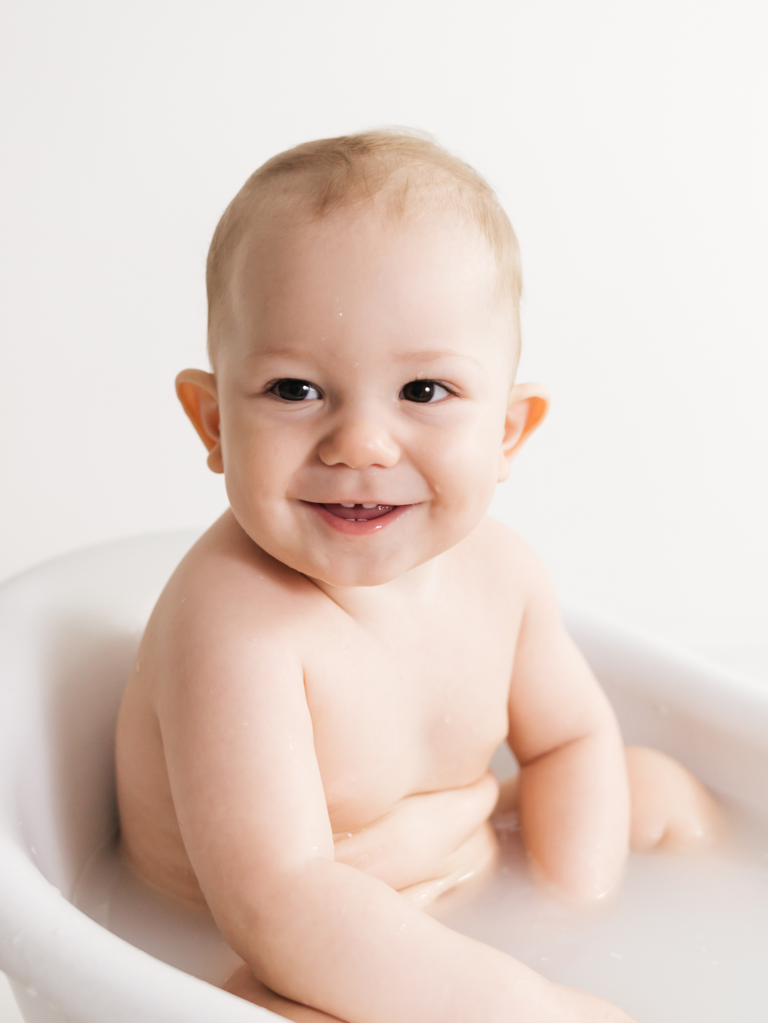 фотосессия на один годик, крушение тортика, фотосессия годовасия