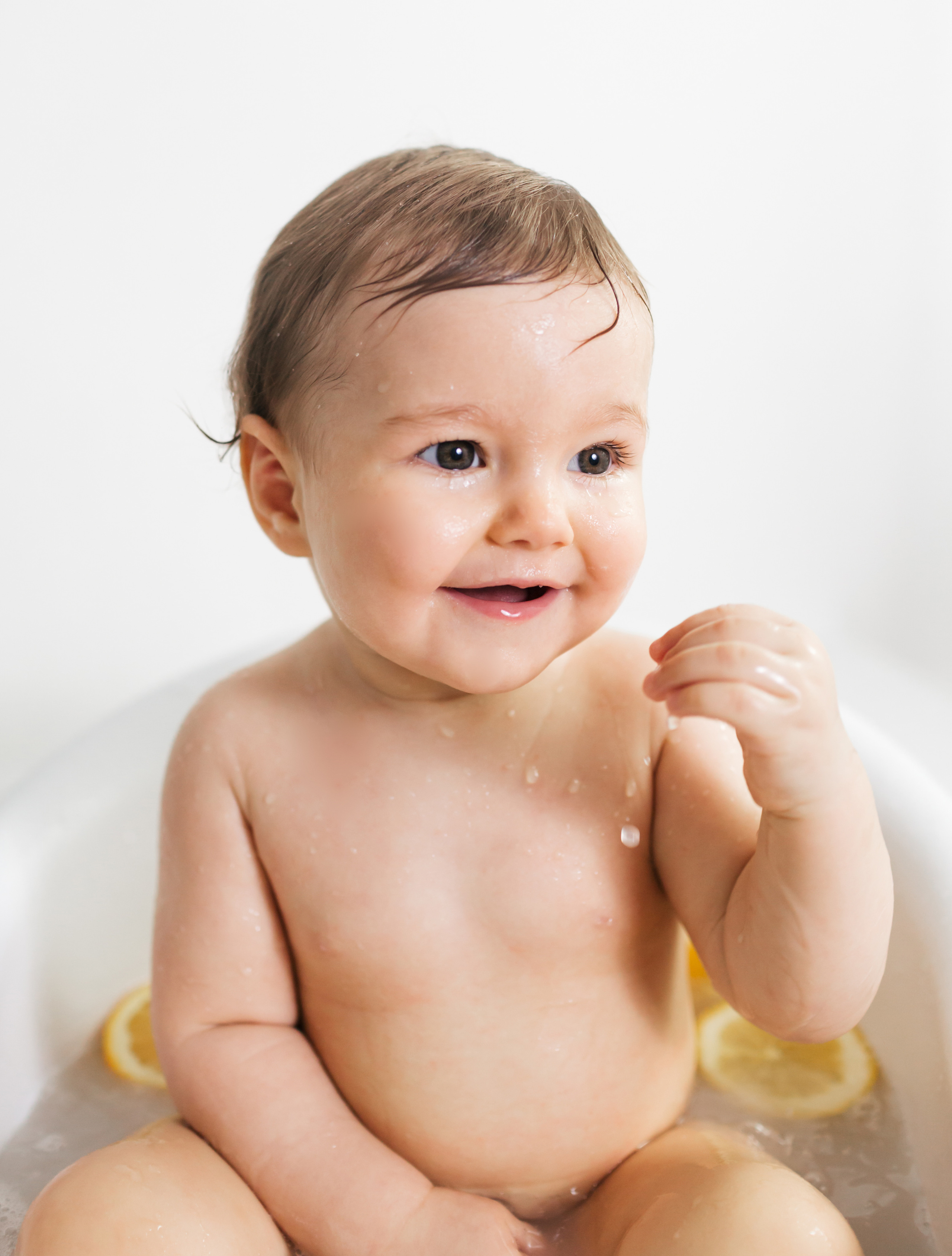 фотосессия на один годик Спб, крушение торта Спб, торт на один годик, фотосессия купание в ванночке СПб