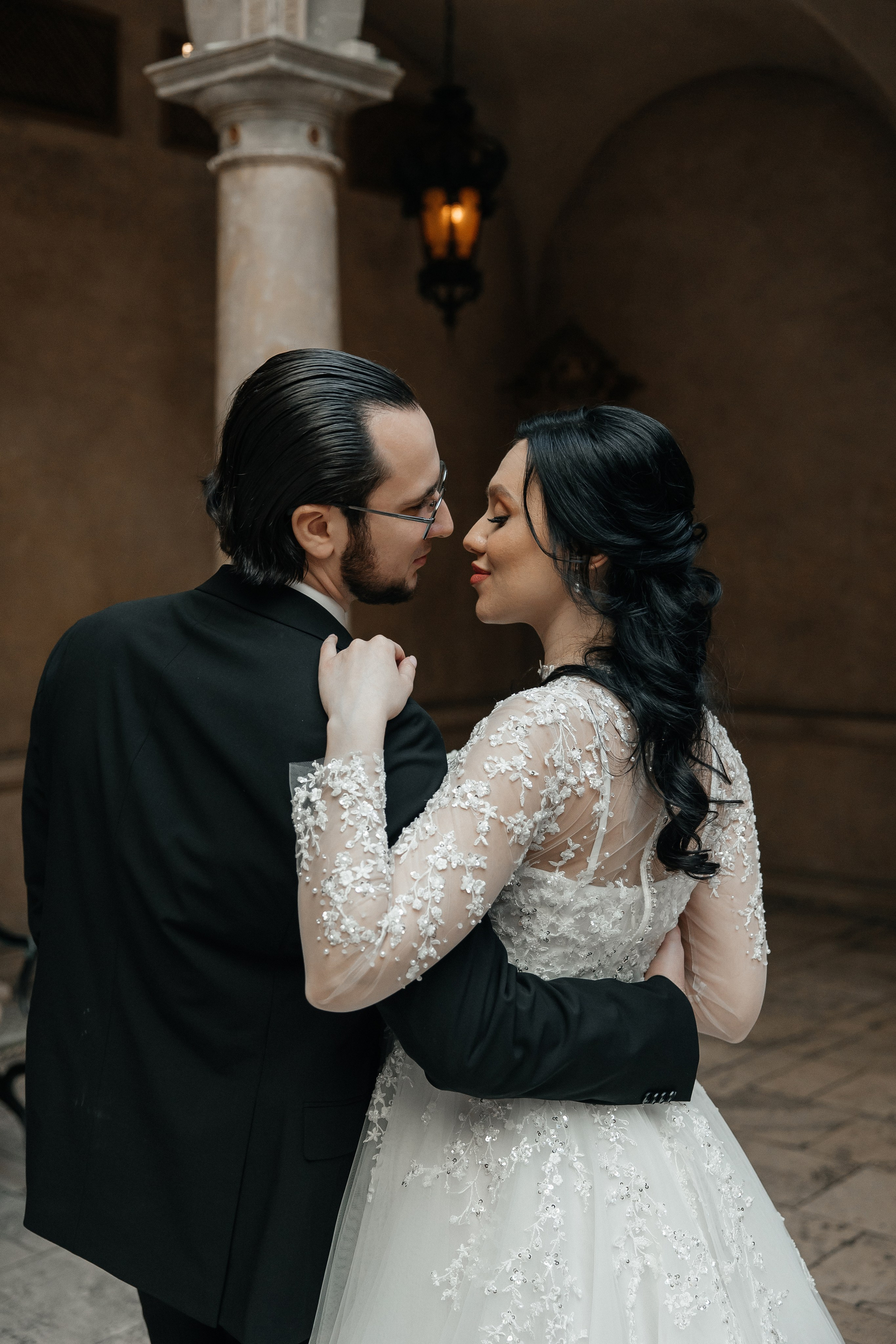 Свадебная фотосессия в ресторане Турандот. Свадебный фотограф в Москве Дарья Олендарёва