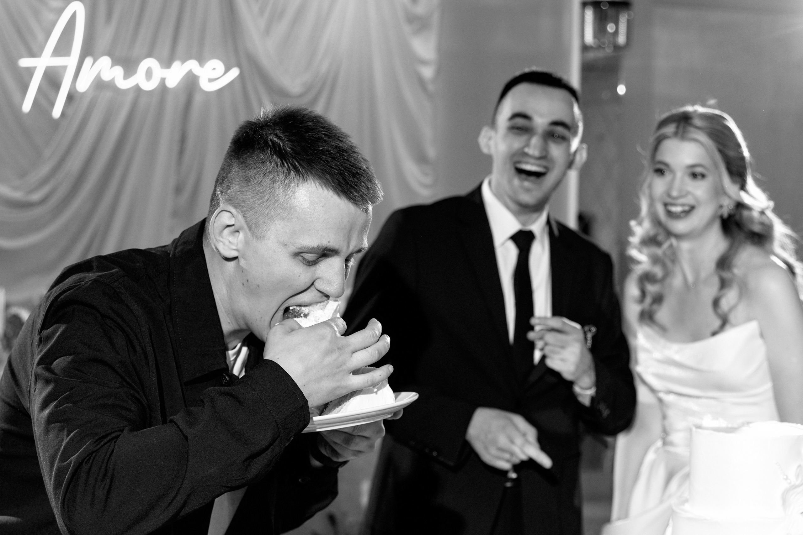 Веселые моменты на свадебном банкете. Фотограф Орешина Елена