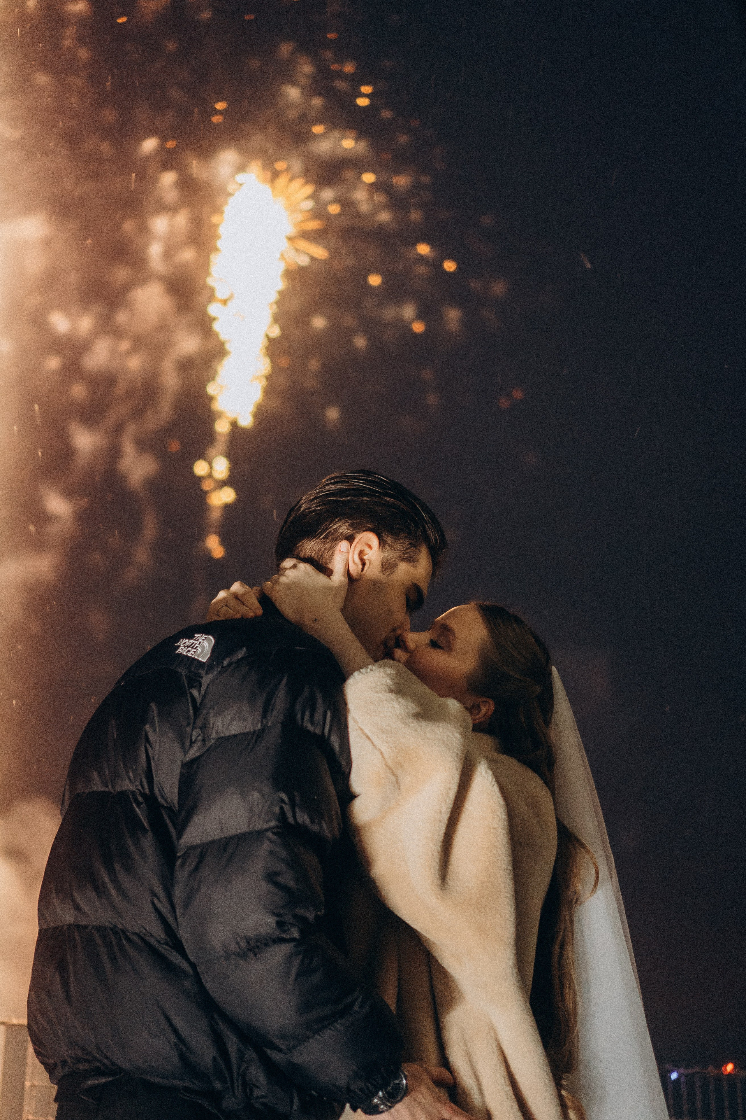 СВАДЕБНАЯ СЬЕМКА СБОРОВ В ОТЕЛЕ И ВЫЕЗД НА ЦЕРЕМОНИЮ (СНЯТО В СИБИРЕ В НИЖНЕВАРТОВСКЕ). Профессиональный фотограф, Санкт-Петербург — Виктория Богомолова