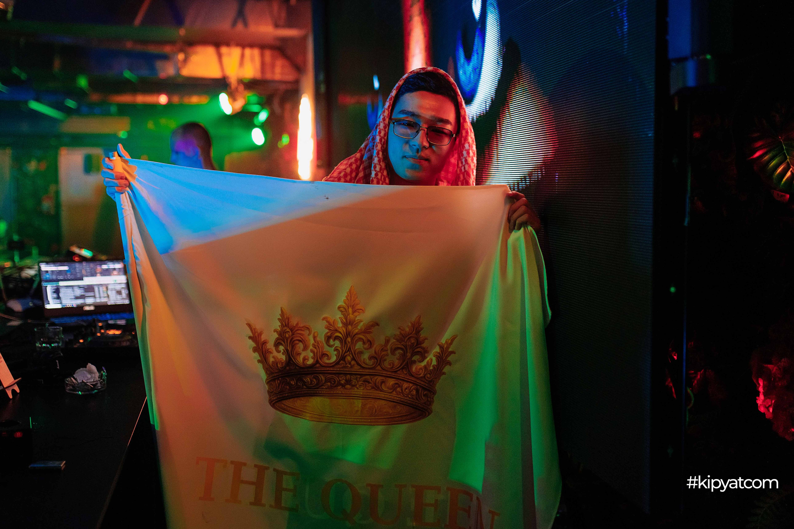 The Queen Prive. Кипятком Шымкент