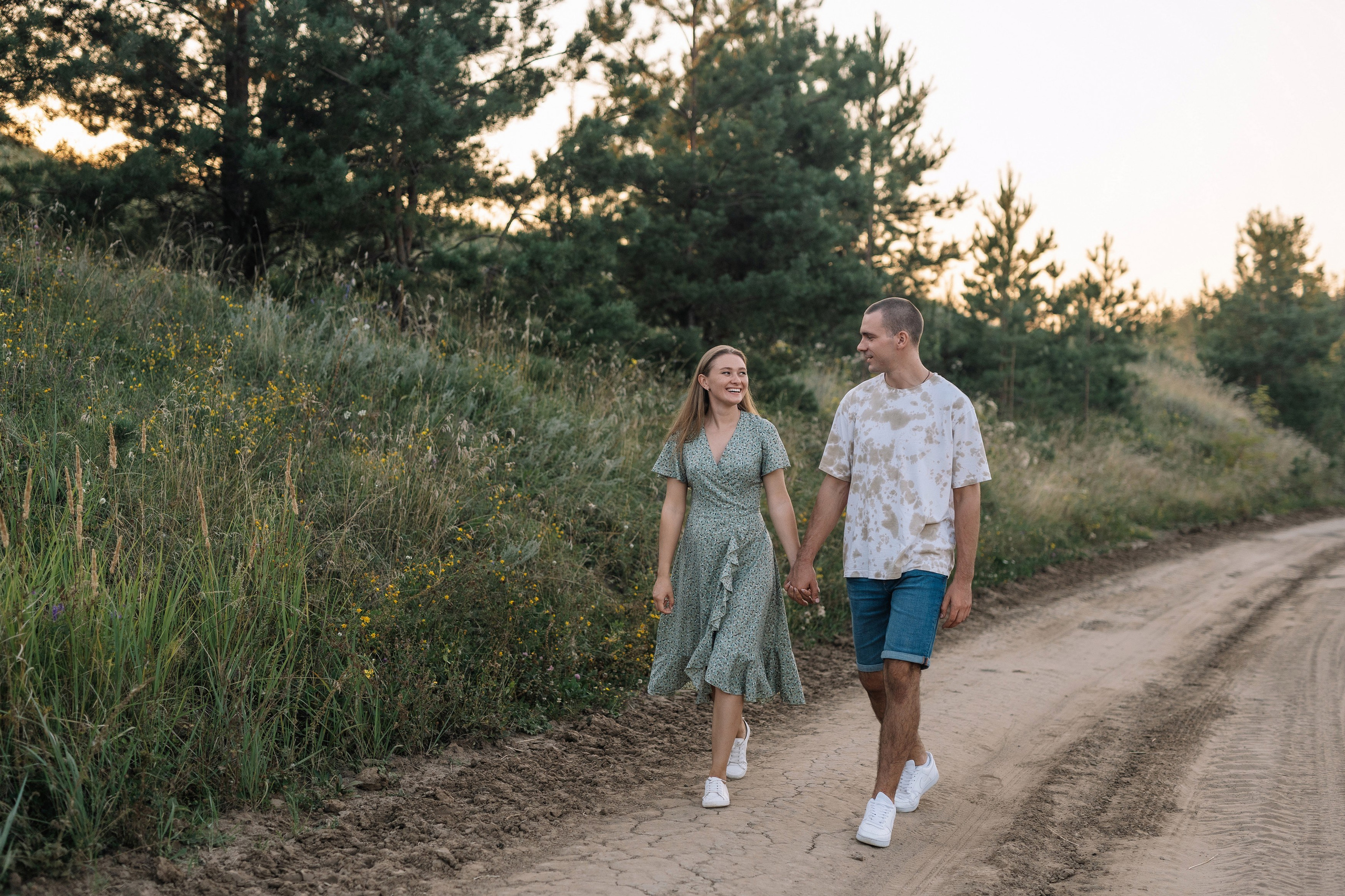 Фотосессия на закате на фоне природы для Инны и Максима. Свадебный фотограф в Тамбове Павел Четвертков