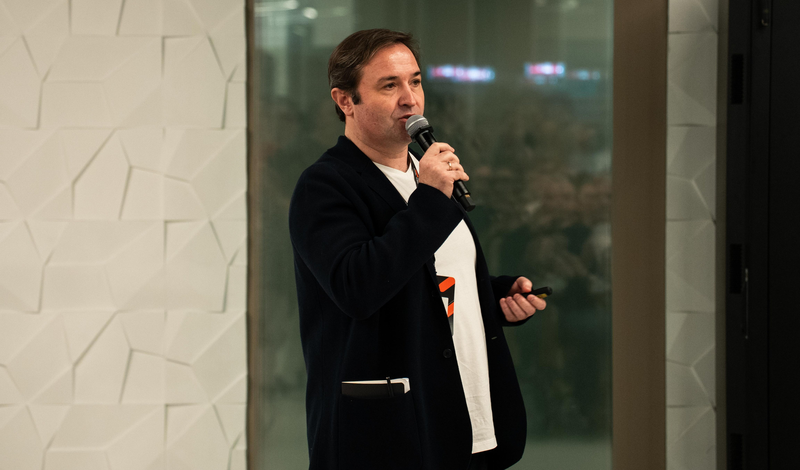 Global Tech Forum 27.03.2026. Коммерческий и художественный фотограф и видеограф в Москве Арсений Тургенев