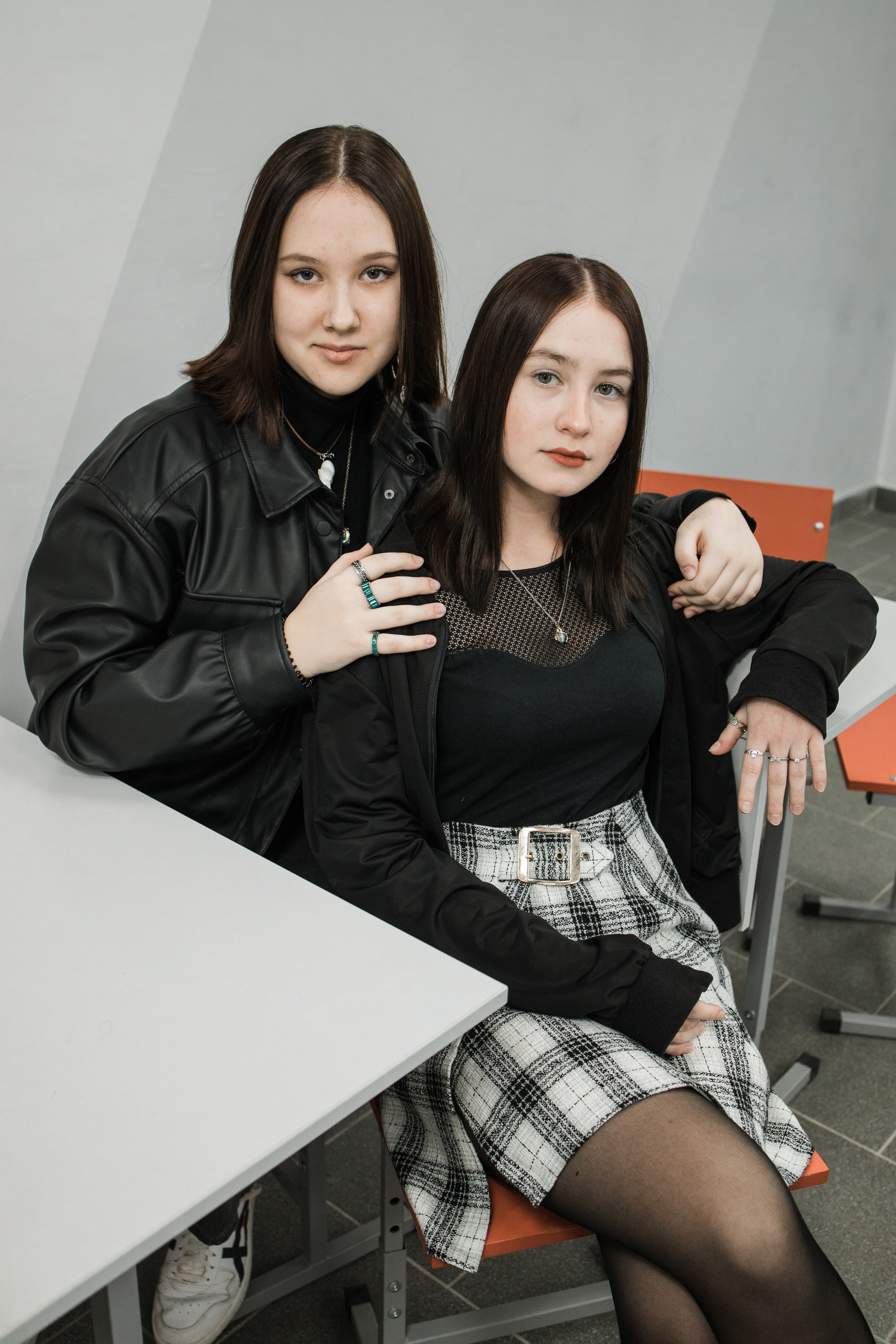 Современная фотосессия для выпускников 9 классов. Выпускные альбомы в Серпухове