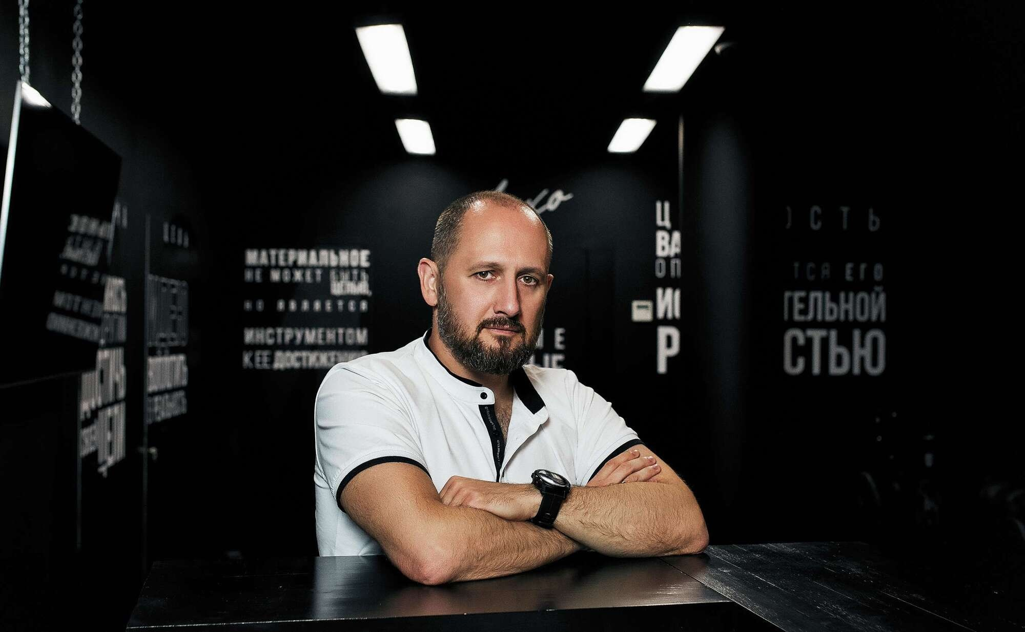 Студийная фотосессия для мужчин для бизнеса | Стильные снимки для ваших корпоративных нужд