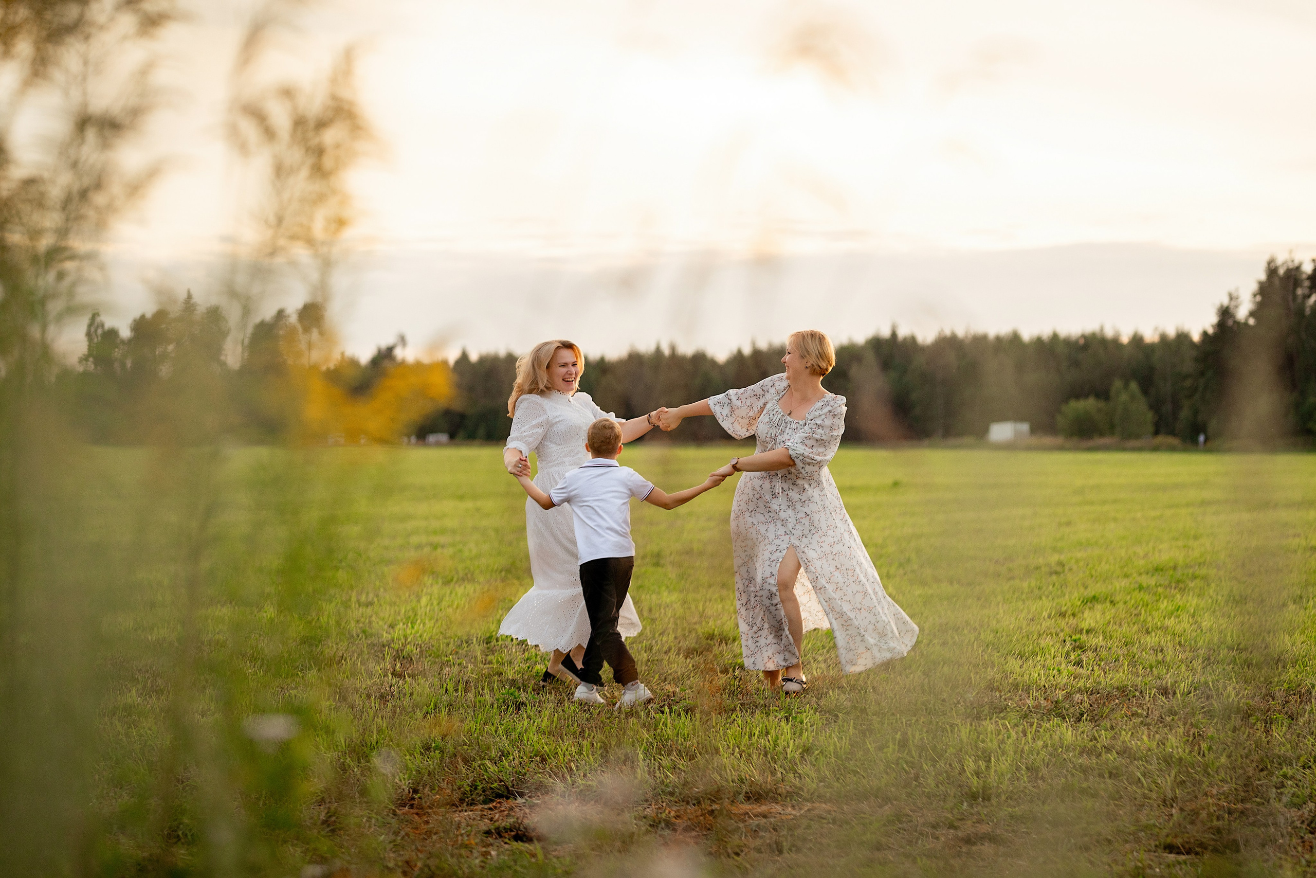 Закатная фотосессия в поле. Фотограф в Железнодорожном и Балашихе