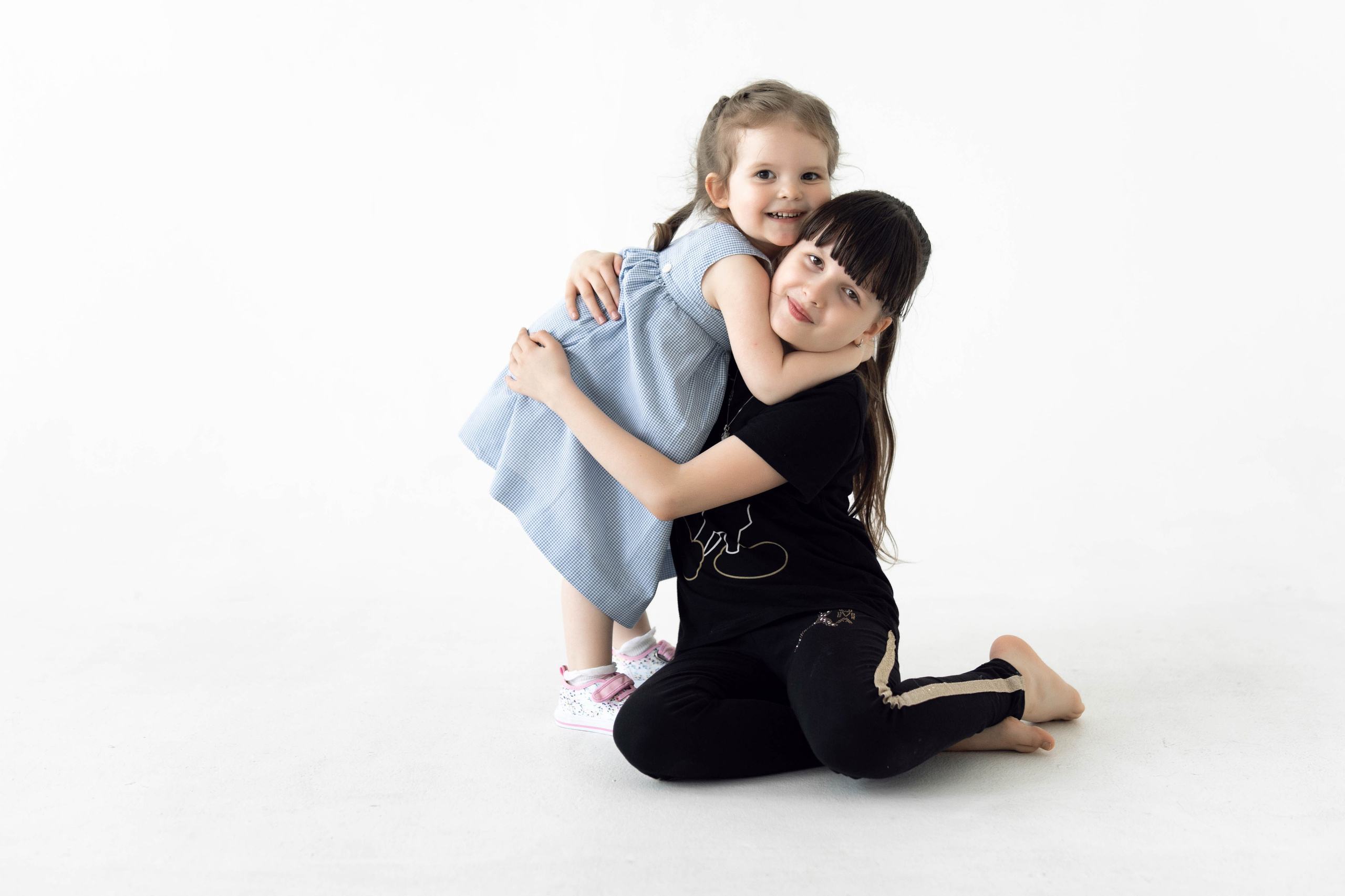 Irina and family. Lifestyle photographer Turku. I catch emotions in the frame